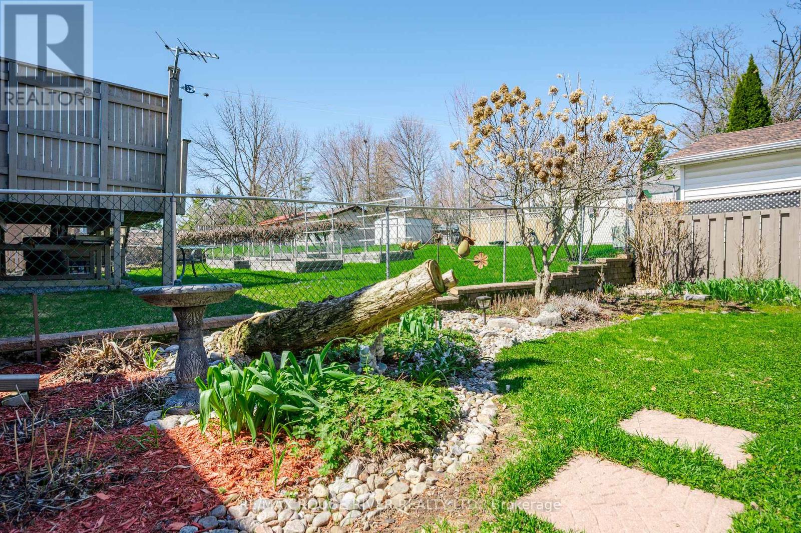 712 Otonabee Drive, Peterborough (Ashburnham Ward 4), Ontario  K9J 7P9 - Photo 38 - X13028348