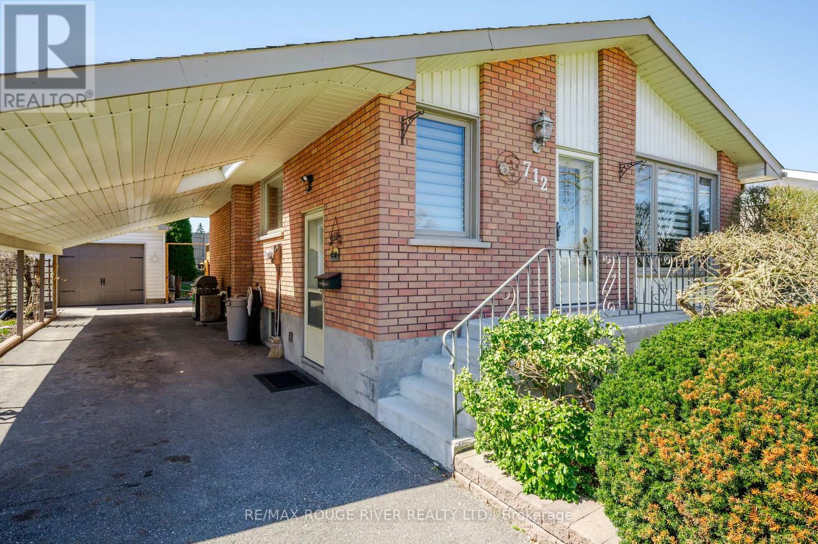 712 Otonabee Drive, Peterborough (Ashburnham Ward 4), Ontario  K9J 7P9 - Photo 4 - X13028348