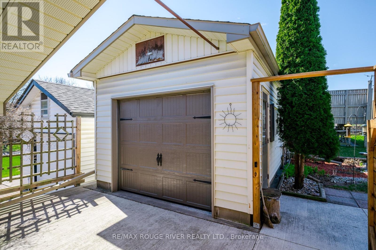 712 Otonabee Drive, Peterborough (Ashburnham Ward 4), Ontario  K9J 7P9 - Photo 5 - X13028348