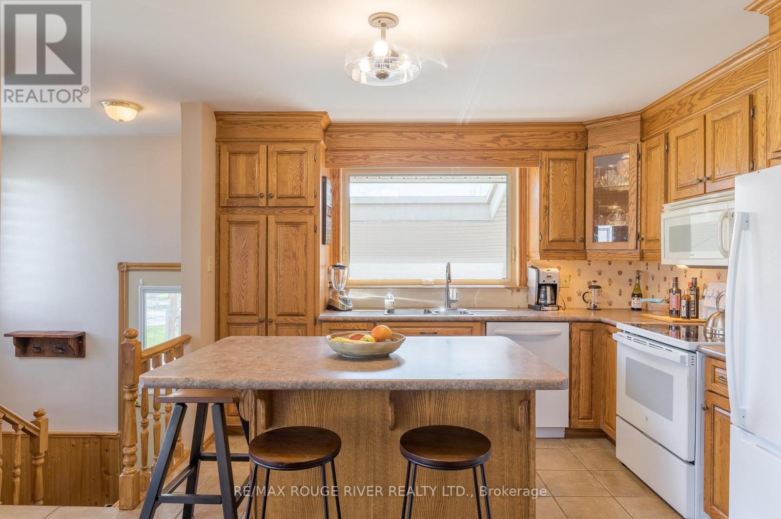 712 Otonabee Drive, Peterborough (Ashburnham Ward 4), Ontario  K9J 7P9 - Photo 7 - X13028348