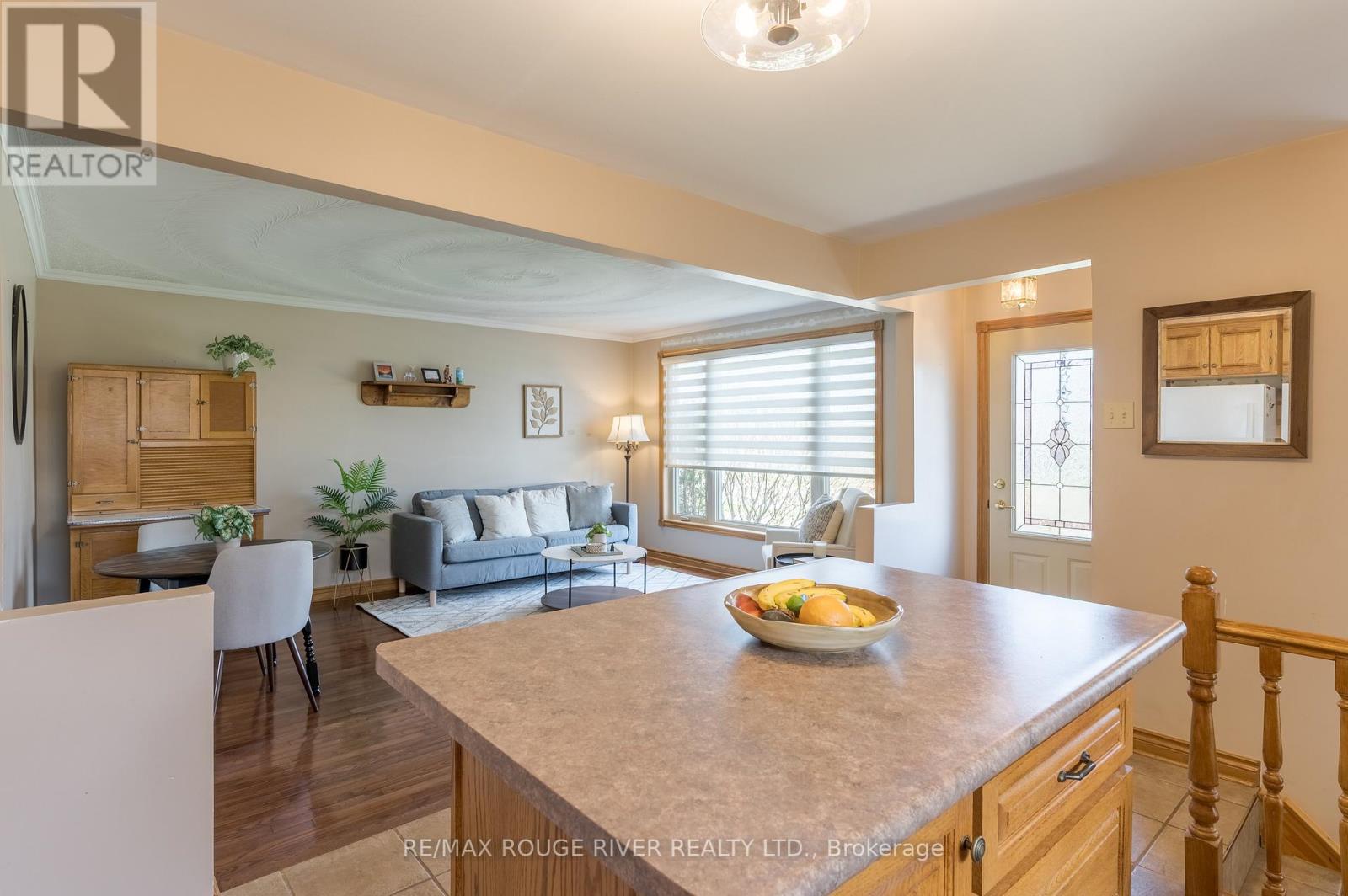 712 Otonabee Drive, Peterborough (Ashburnham Ward 4), Ontario  K9J 7P9 - Photo 9 - X13028348