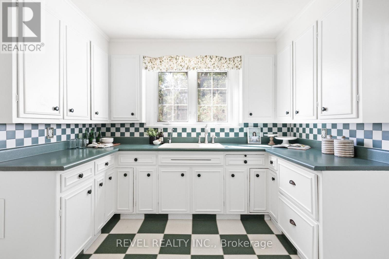 13 Sylvan Crescent, Kawartha Lakes (Lindsay), Ontario  K9V 2W4 - Photo 11 - X13028686