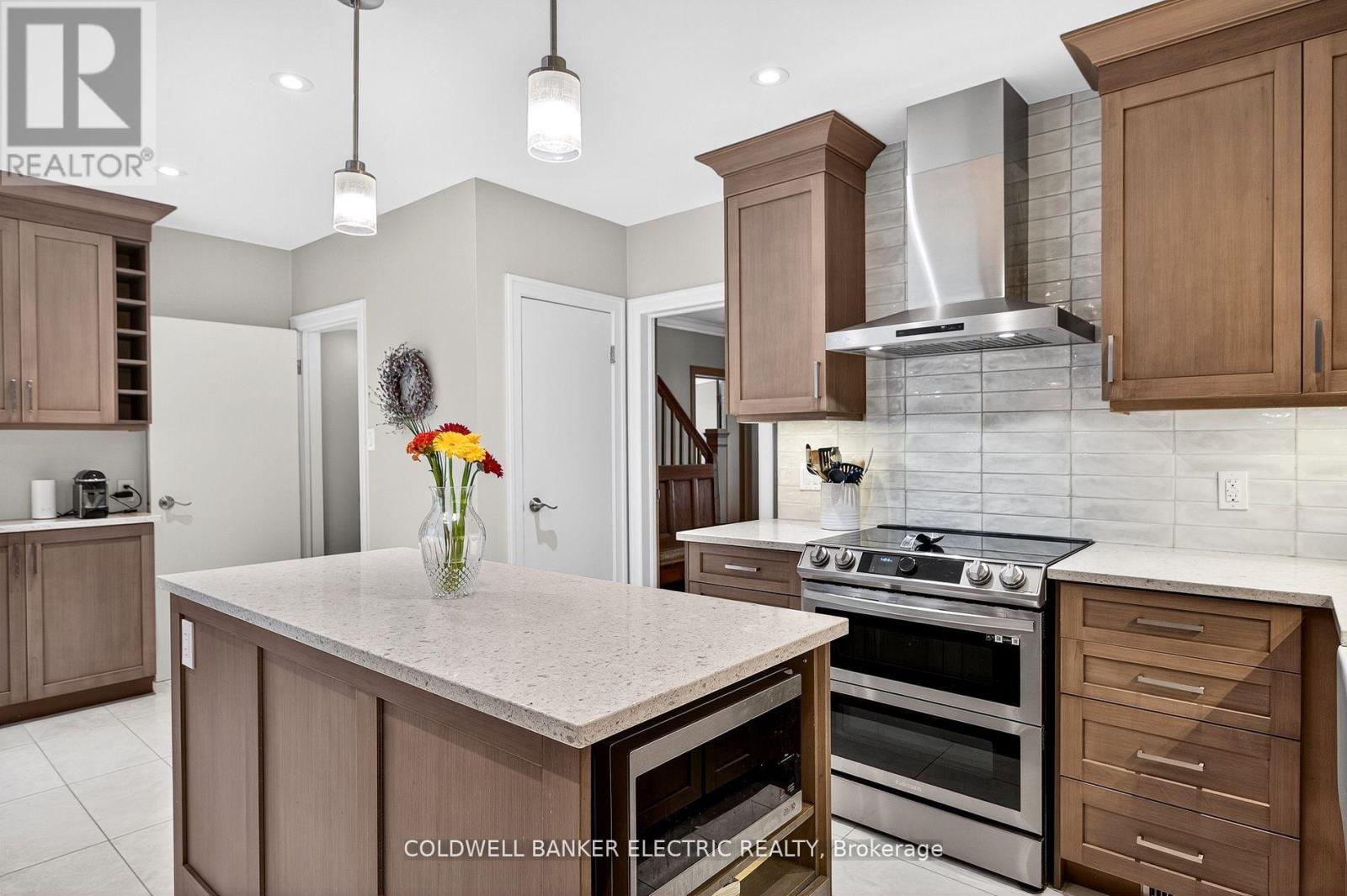 230 Geraldine Avenue, Peterborough (Northcrest Ward 5), Ontario  K9H 4T9 - Photo 6 - X13029084