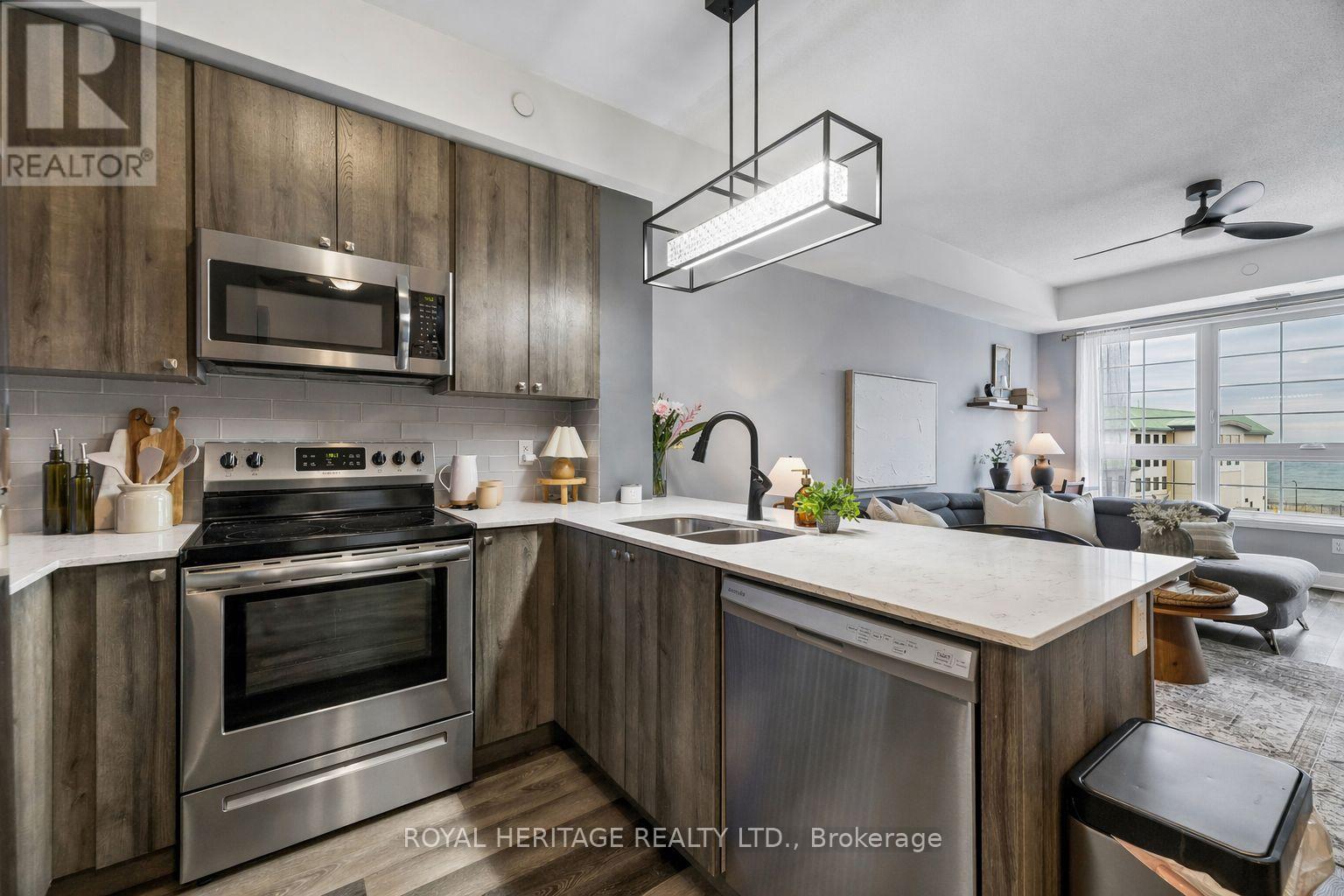 309 - 50 Lakebreeze Drive, Clarington (Newcastle), Ontario  L1B 0V9 - Photo 4 - E13030536