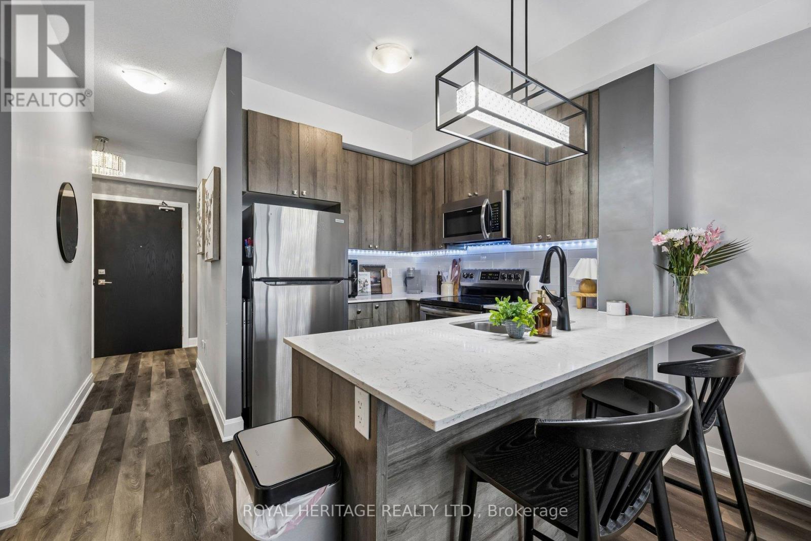 309 - 50 Lakebreeze Drive, Clarington (Newcastle), Ontario  L1B 0V9 - Photo 6 - E13030536