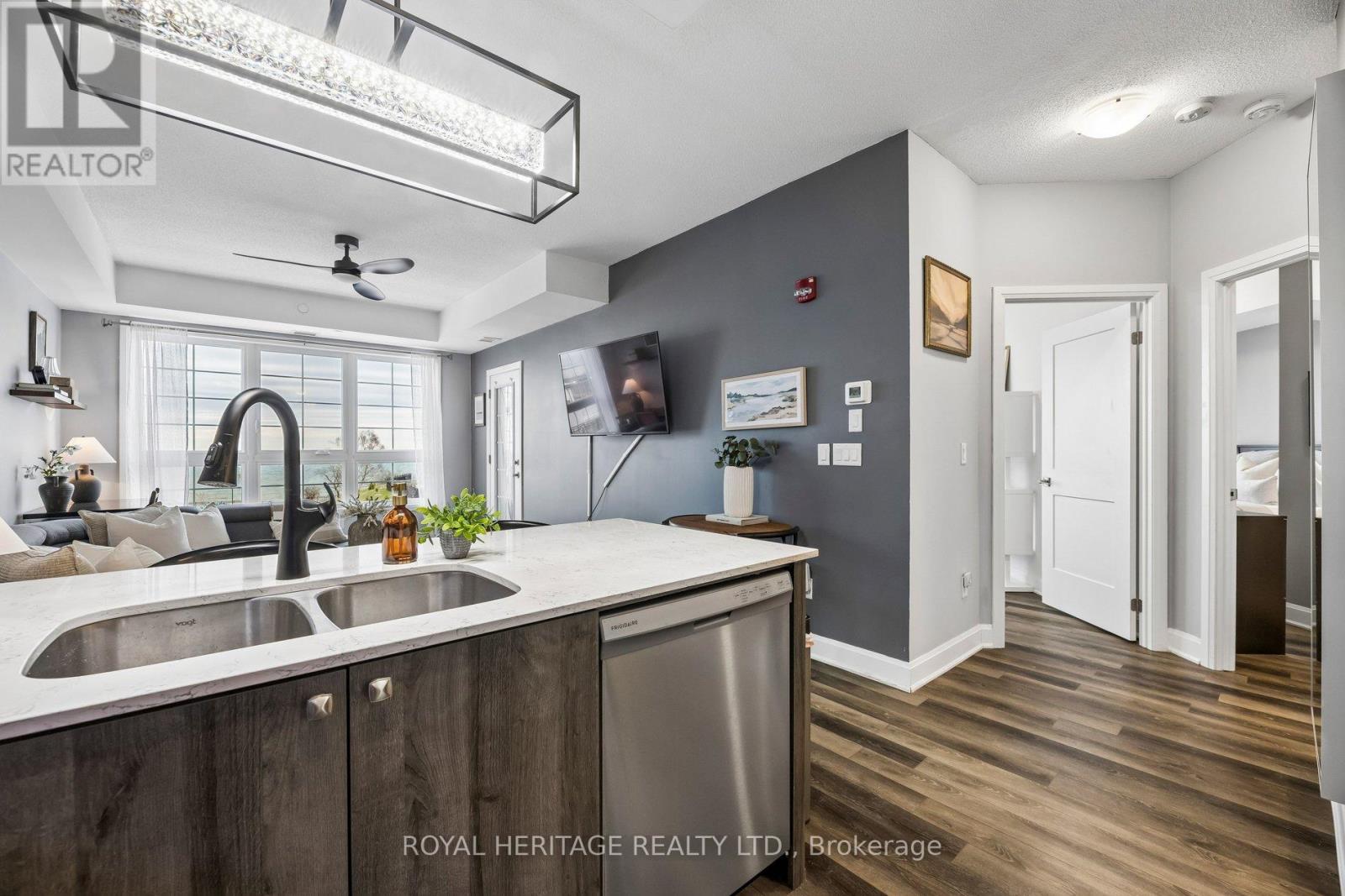 309 - 50 Lakebreeze Drive, Clarington (Newcastle), Ontario  L1B 0V9 - Photo 7 - E13030536