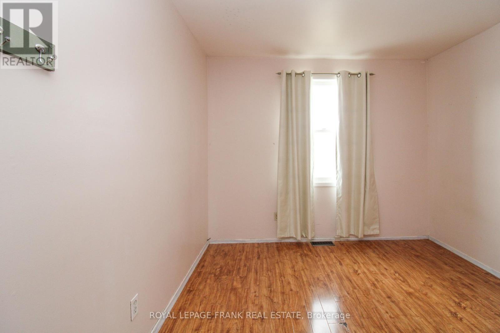 1006 Sydenham Road, Peterborough (Ashburnham Ward 4), Ontario  K9J 1K7 - Photo 13 - X13030360