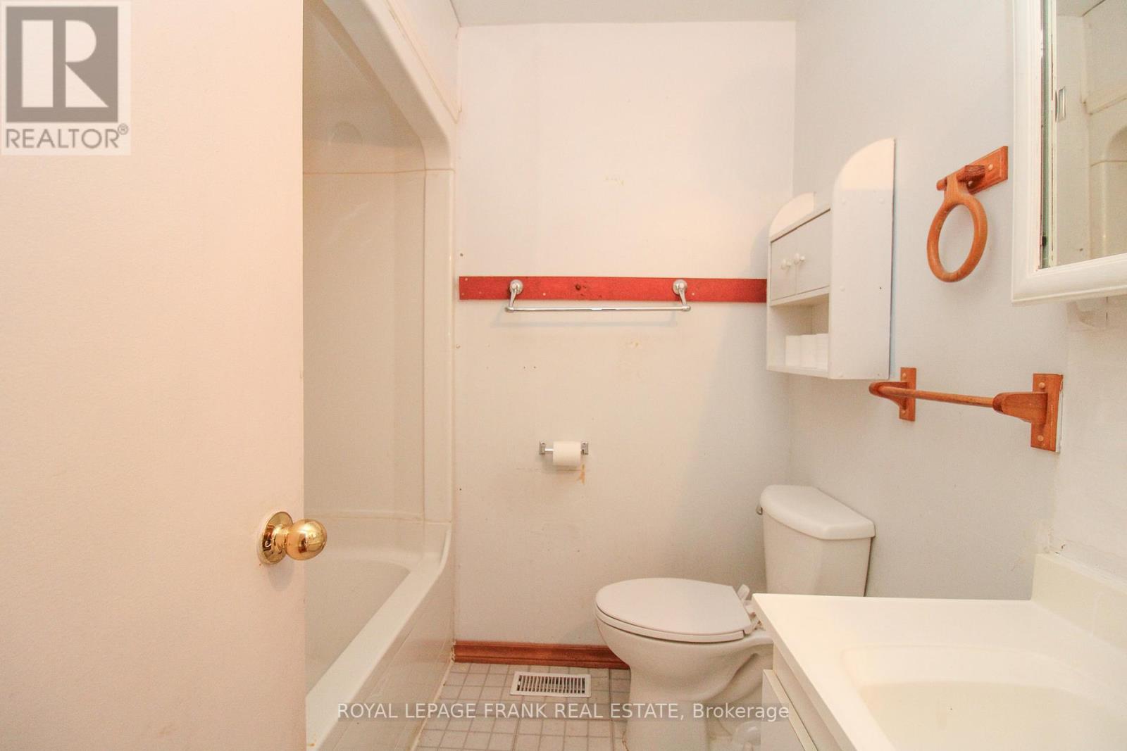 1006 Sydenham Road, Peterborough (Ashburnham Ward 4), Ontario  K9J 1K7 - Photo 17 - X13030360