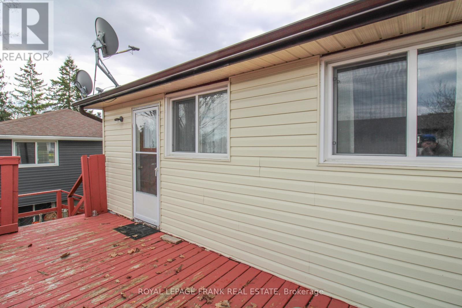 1006 Sydenham Road, Peterborough (Ashburnham Ward 4), Ontario  K9J 1K7 - Photo 6 - X13030360