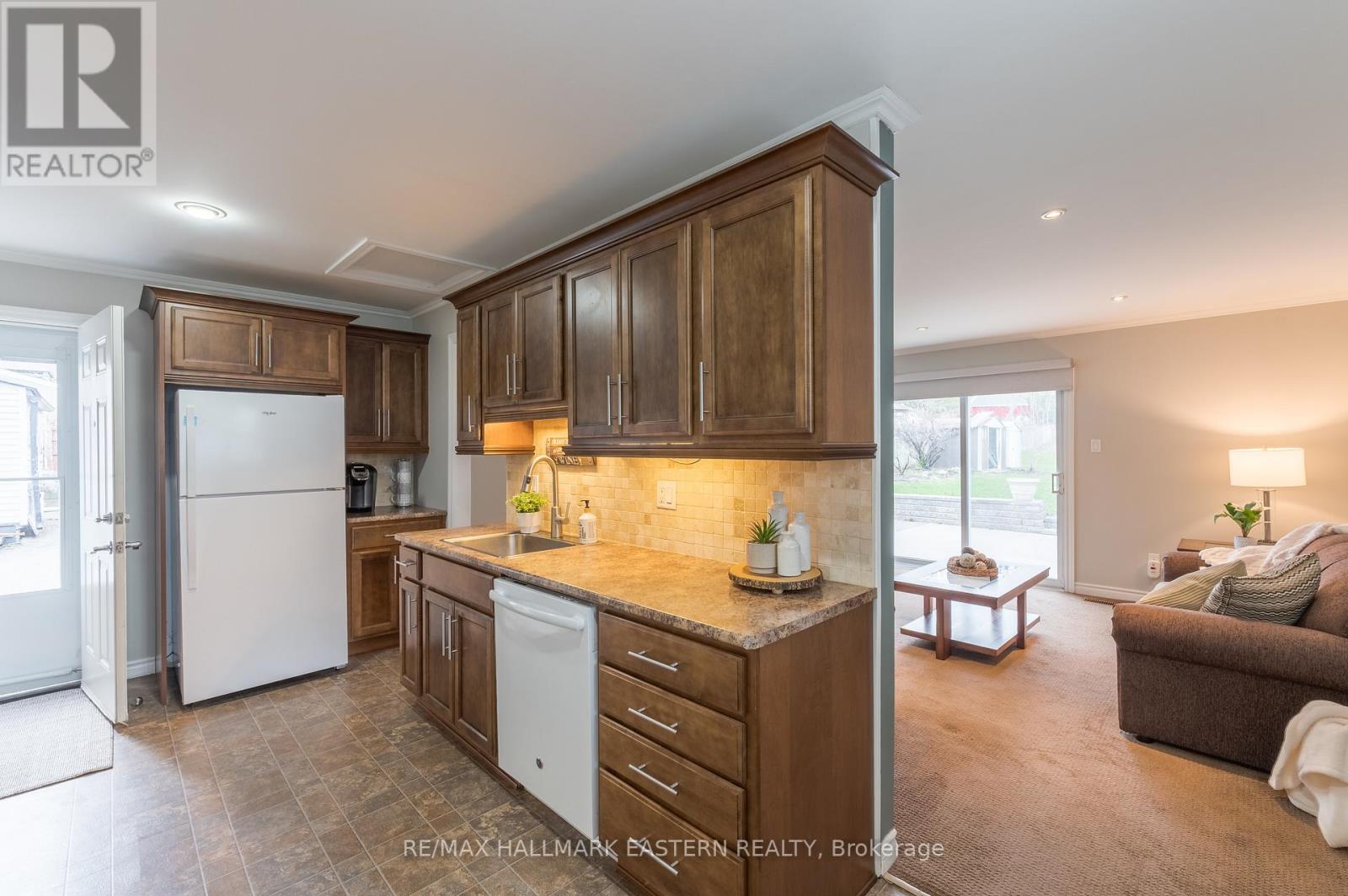 584 Paterson Street, Peterborough (Town Ward 3), Ontario  K9J 4R2 - Photo 12 - X13032784