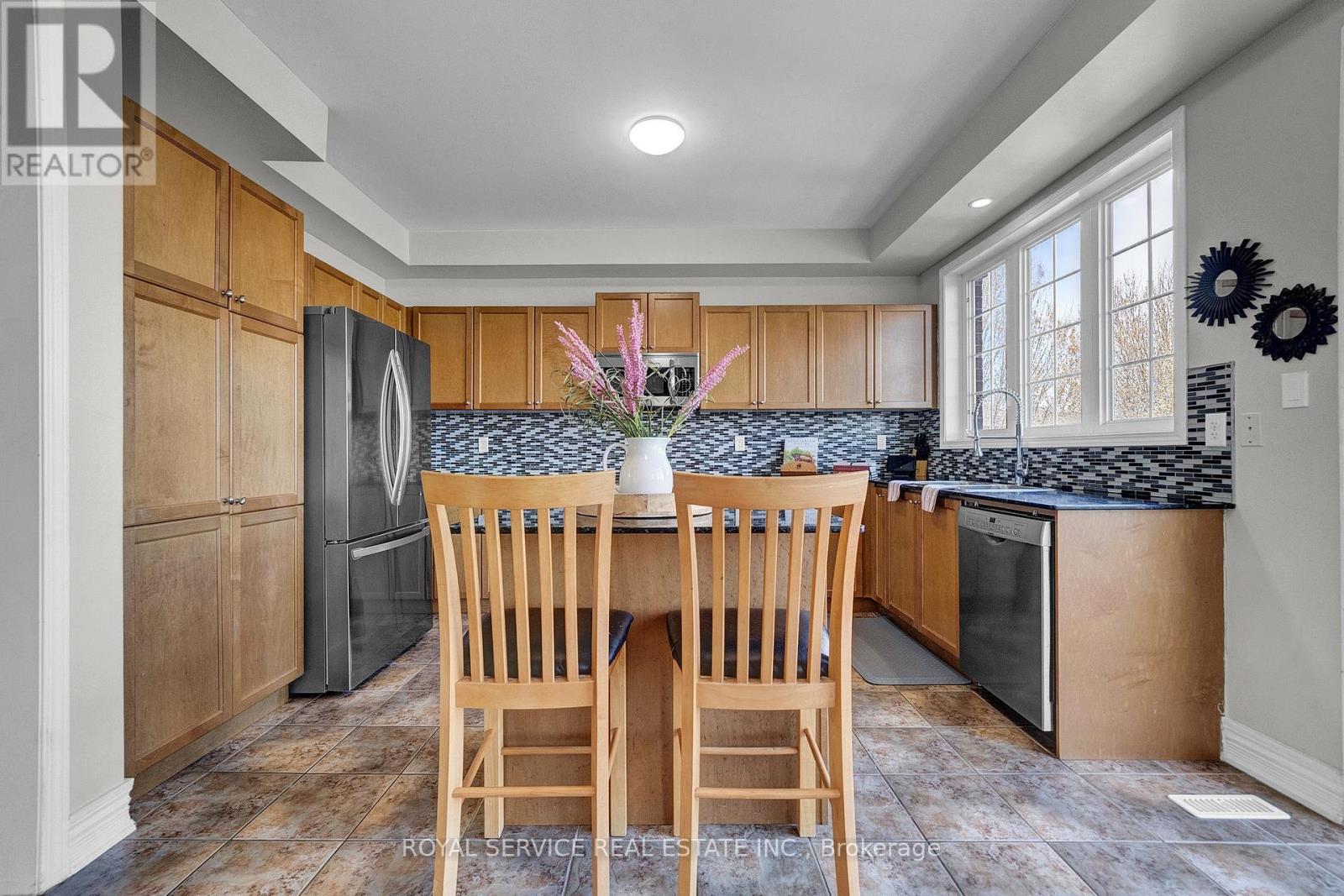 35 Alldread Crescent, Clarington (Newcastle), Ontario  L1B 0C2 - Photo 12 - E13033656