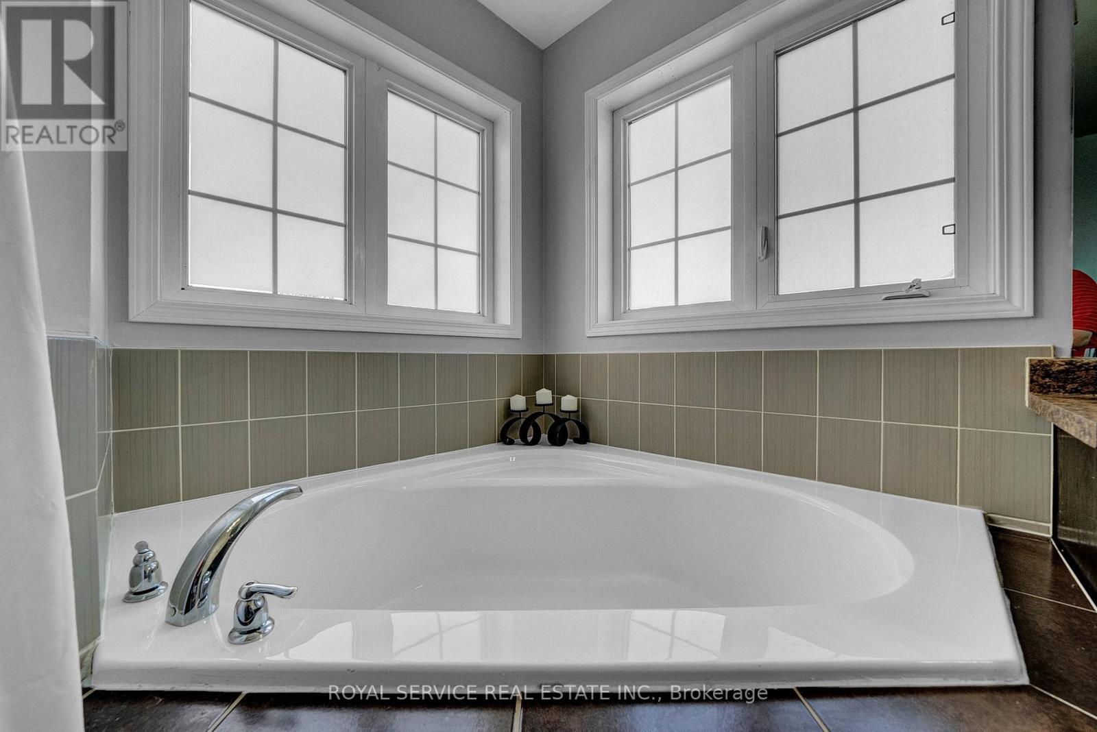 35 Alldread Crescent, Clarington (Newcastle), Ontario  L1B 0C2 - Photo 25 - E13033656