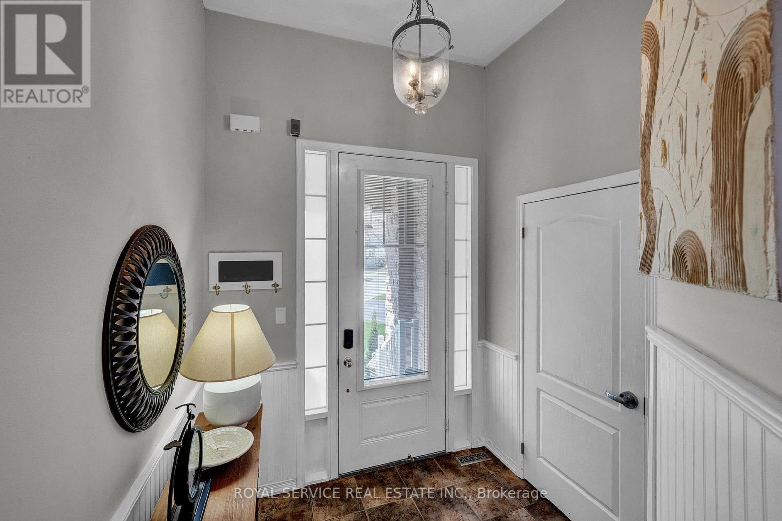 35 Alldread Crescent, Clarington (Newcastle), Ontario  L1B 0C2 - Photo 4 - E13033656