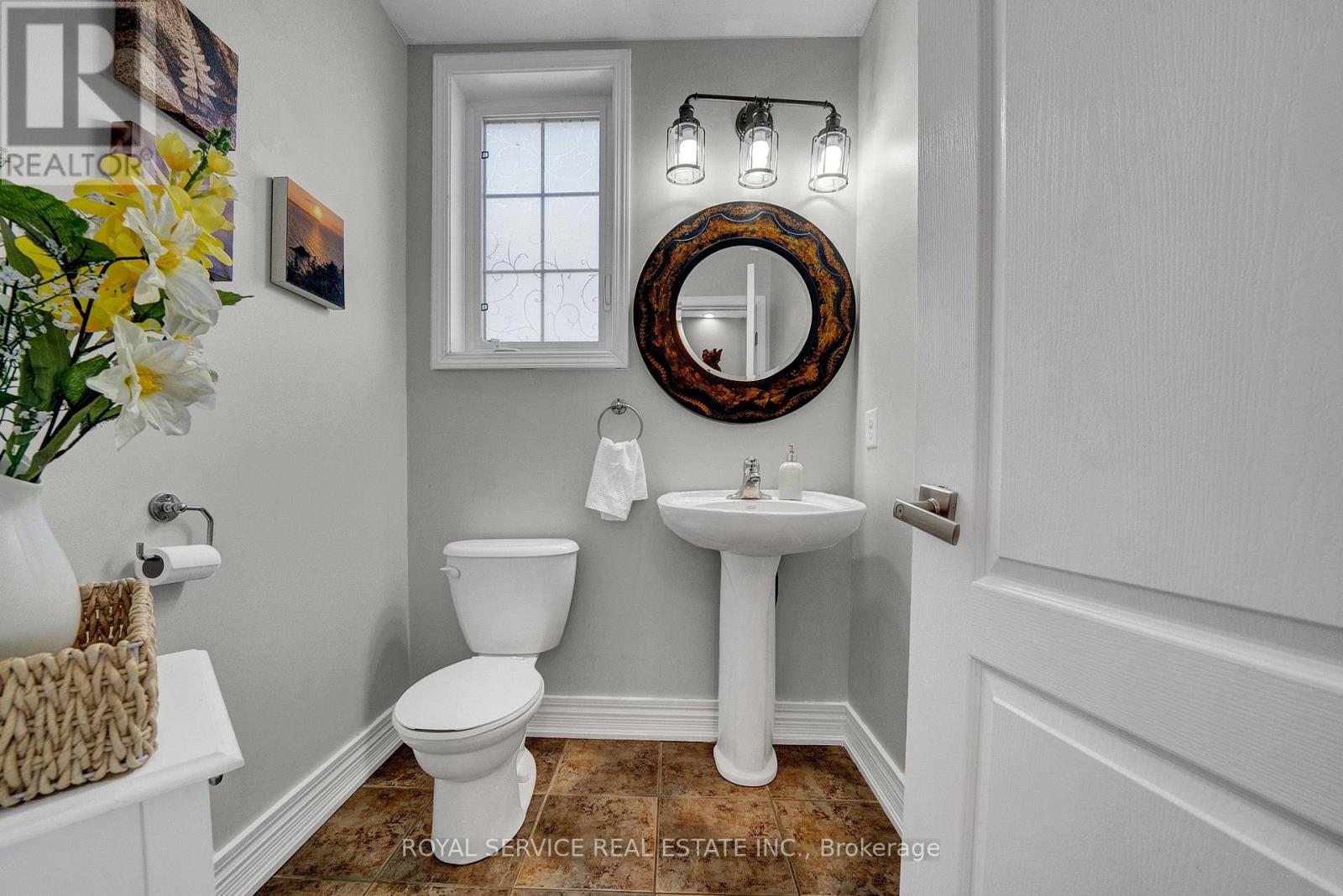 35 Alldread Crescent, Clarington (Newcastle), Ontario  L1B 0C2 - Photo 5 - E13033656