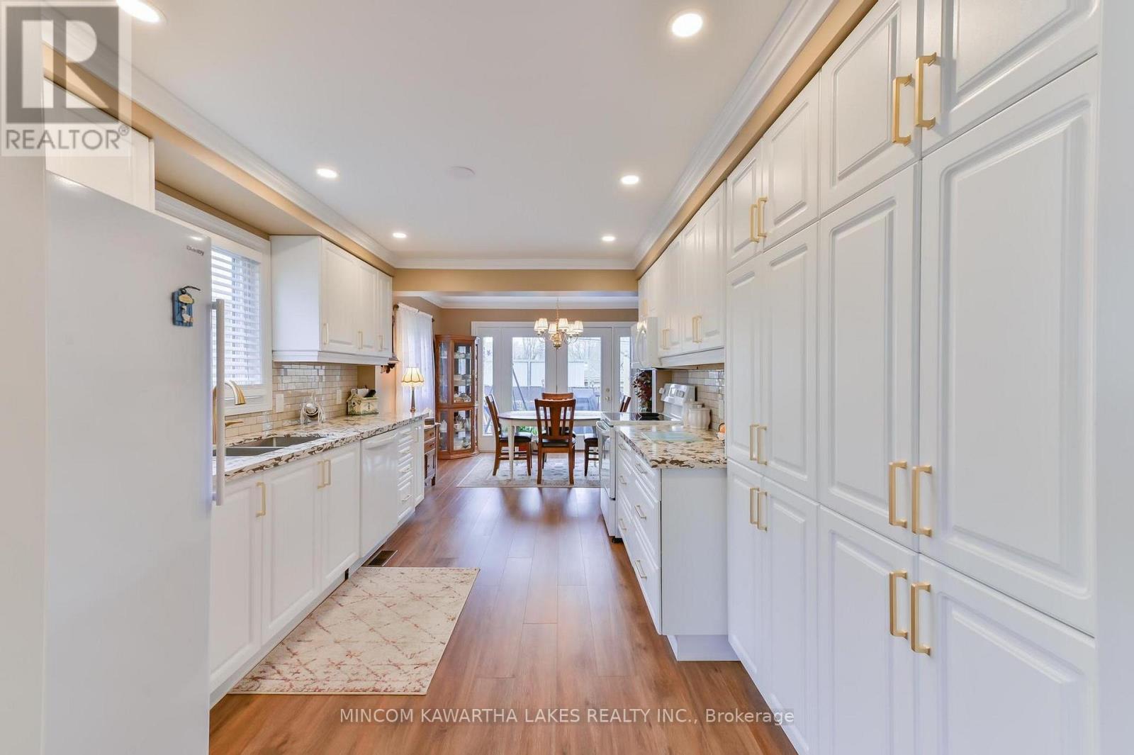 374 Grady Avenue, Peterborough (Otonabee Ward 1), Ontario  K9J 5S4 - Photo 7 - X13033680