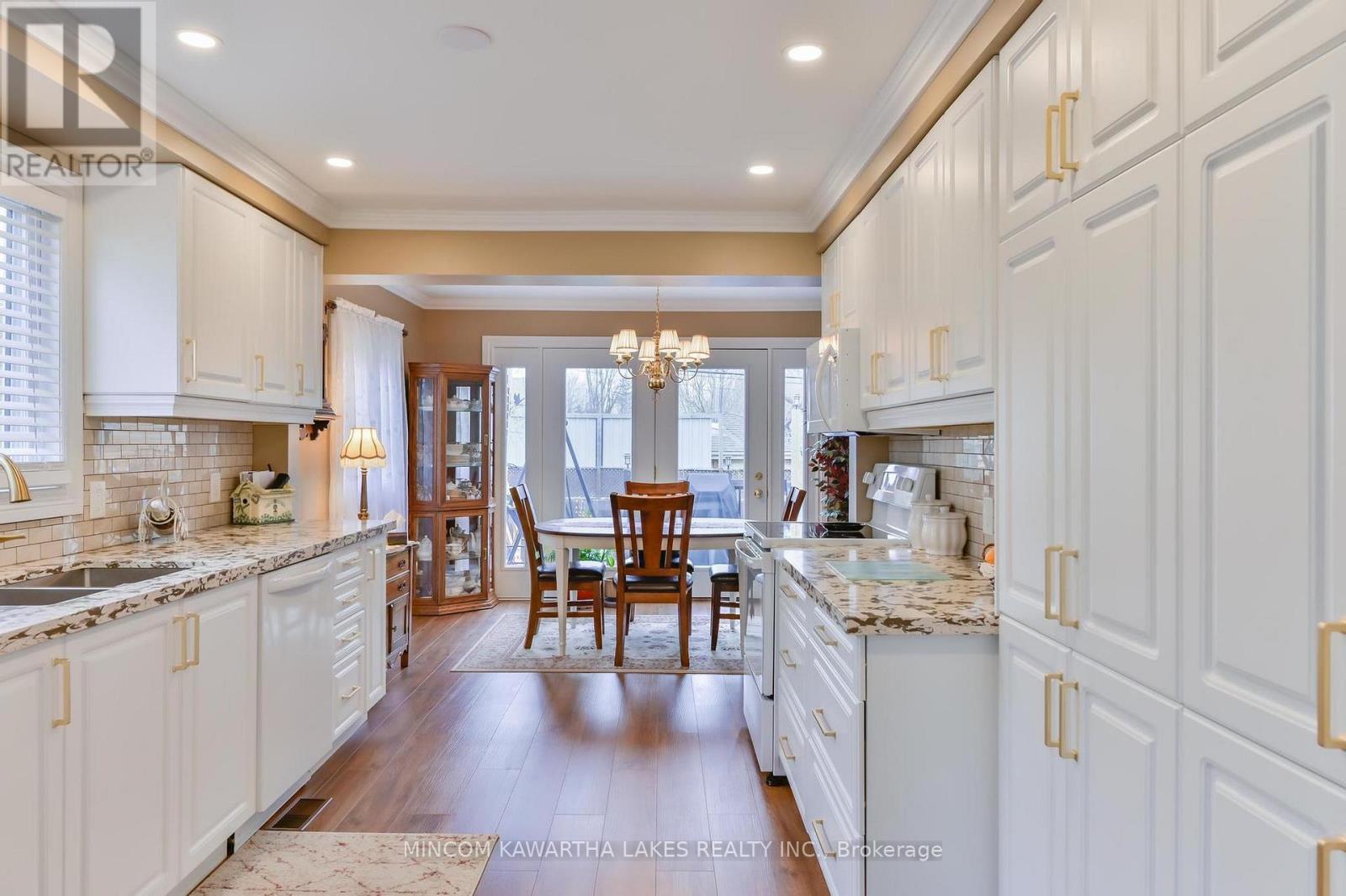 374 Grady Avenue, Peterborough (Otonabee Ward 1), Ontario  K9J 5S4 - Photo 9 - X13033680