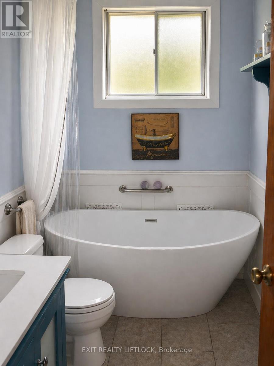 1024 Estates Road, Highlands East (Bicroft Ward), Ontario  K0L 1C0 - Photo 7 - X13034512