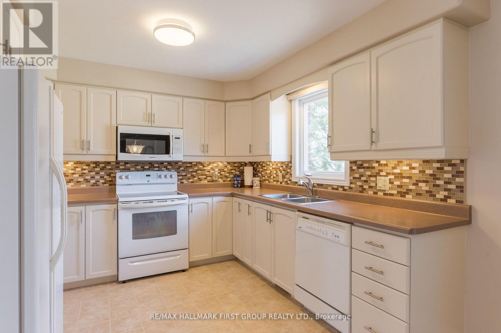 4 Bluewater Avenue, Kawartha Lakes (Fenelon), Ontario  K9V 0K6 - Photo 14 - X13034342