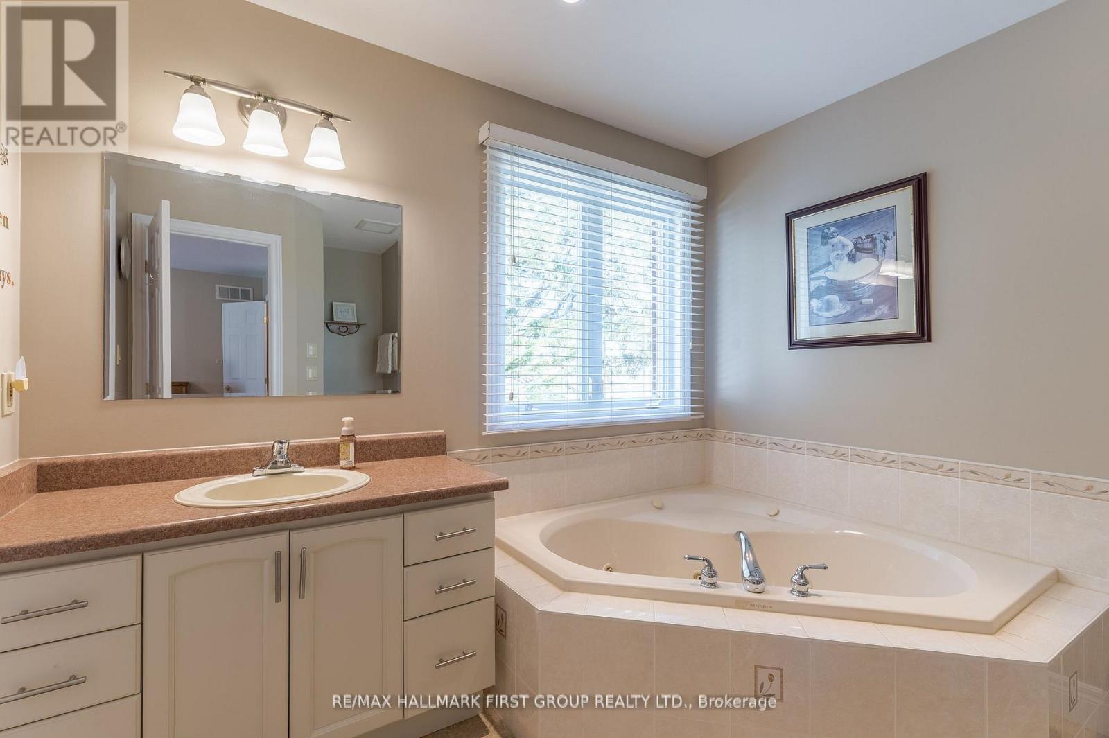 4 Bluewater Avenue, Kawartha Lakes (Fenelon), Ontario  K9V 0K6 - Photo 21 - X13034342