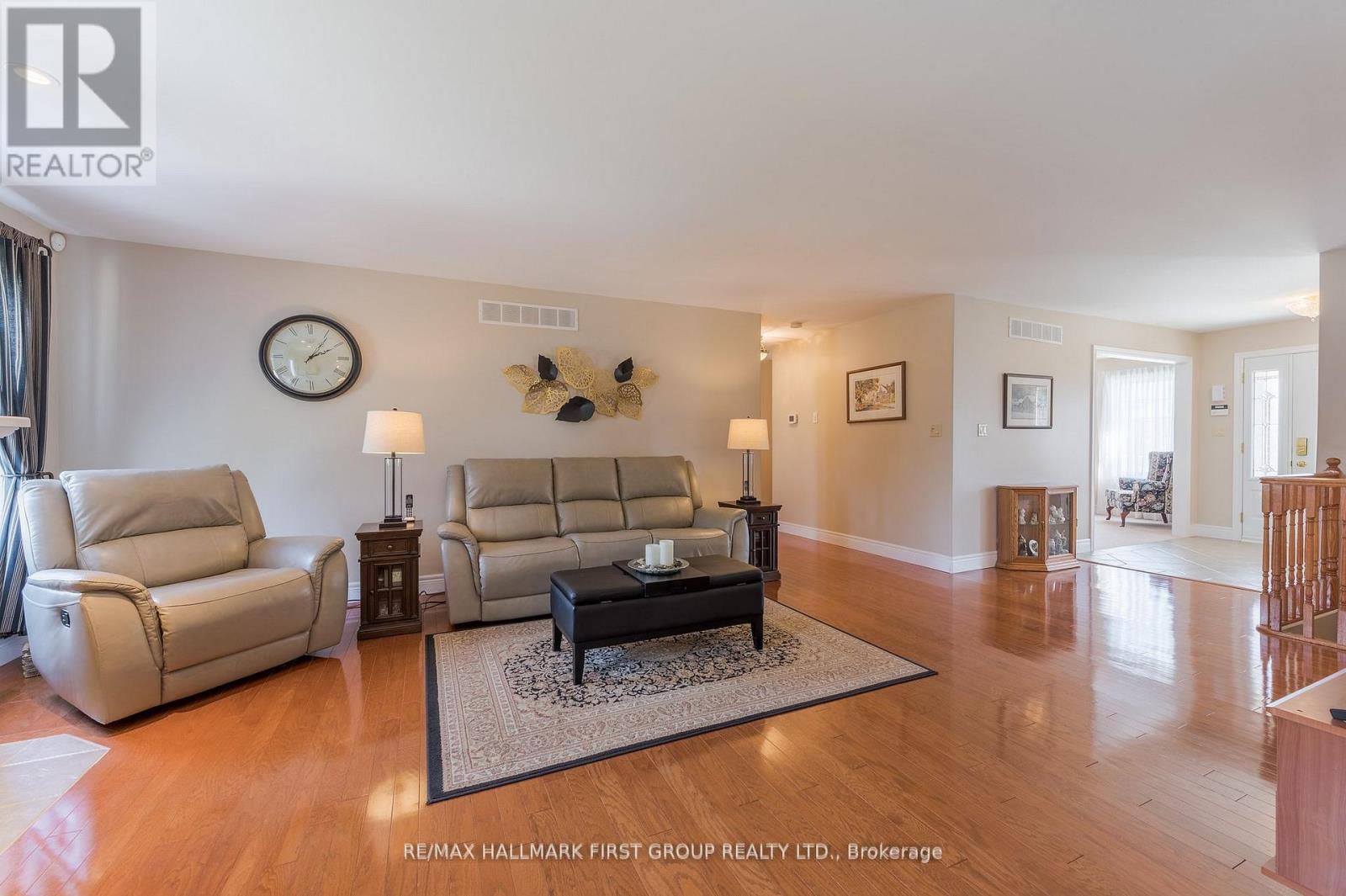 4 Bluewater Avenue, Kawartha Lakes (Fenelon), Ontario  K9V 0K6 - Photo 8 - X13034342