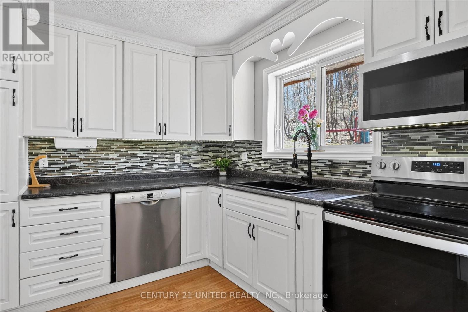 223 Clark Lake Road, Bancroft (Dungannon Ward), Ontario  K0L 1C0 - Photo 10 - X13035550