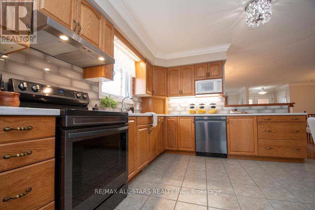 383 Wallace Drive, Kawartha Lakes (Lindsay), Ontario  K9V 6K7 - Photo 16 - X13035606