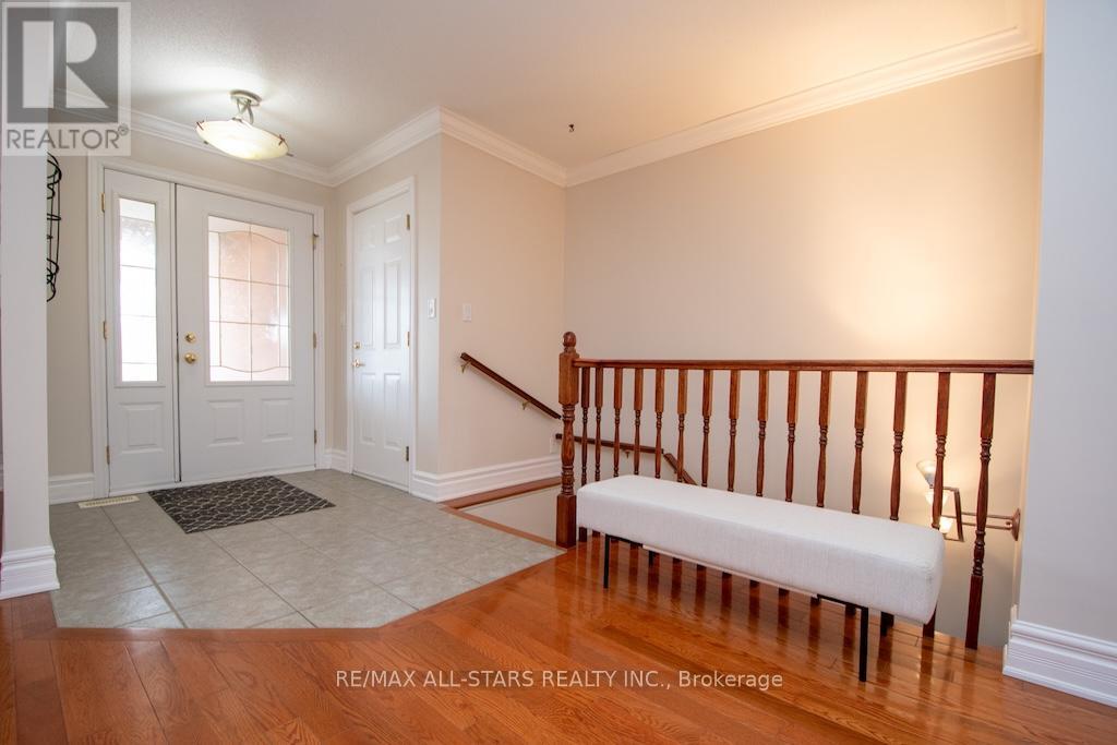 383 Wallace Drive, Kawartha Lakes (Lindsay), Ontario  K9V 6K7 - Photo 4 - X13035606