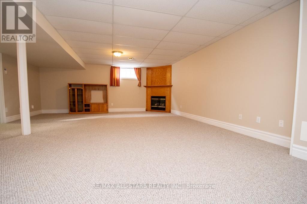 383 Wallace Drive, Kawartha Lakes (Lindsay), Ontario  K9V 6K7 - Photo 45 - X13035606