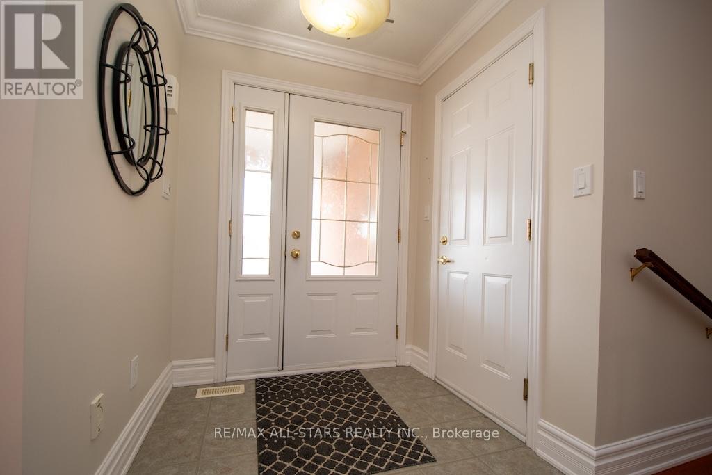 383 Wallace Drive, Kawartha Lakes (Lindsay), Ontario  K9V 6K7 - Photo 5 - X13035606