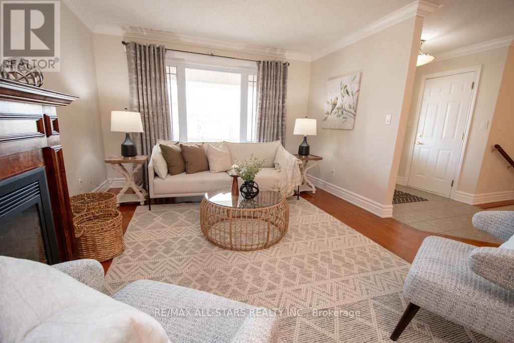 383 Wallace Drive, Kawartha Lakes (Lindsay), Ontario  K9V 6K7 - Photo 8 - X13035606