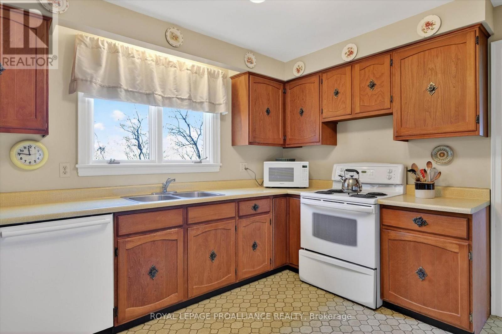 1285 Brealey Drive, Peterborough (Monaghan Ward 2), Ontario  K9K 0C4 - Photo 7 - X13035666