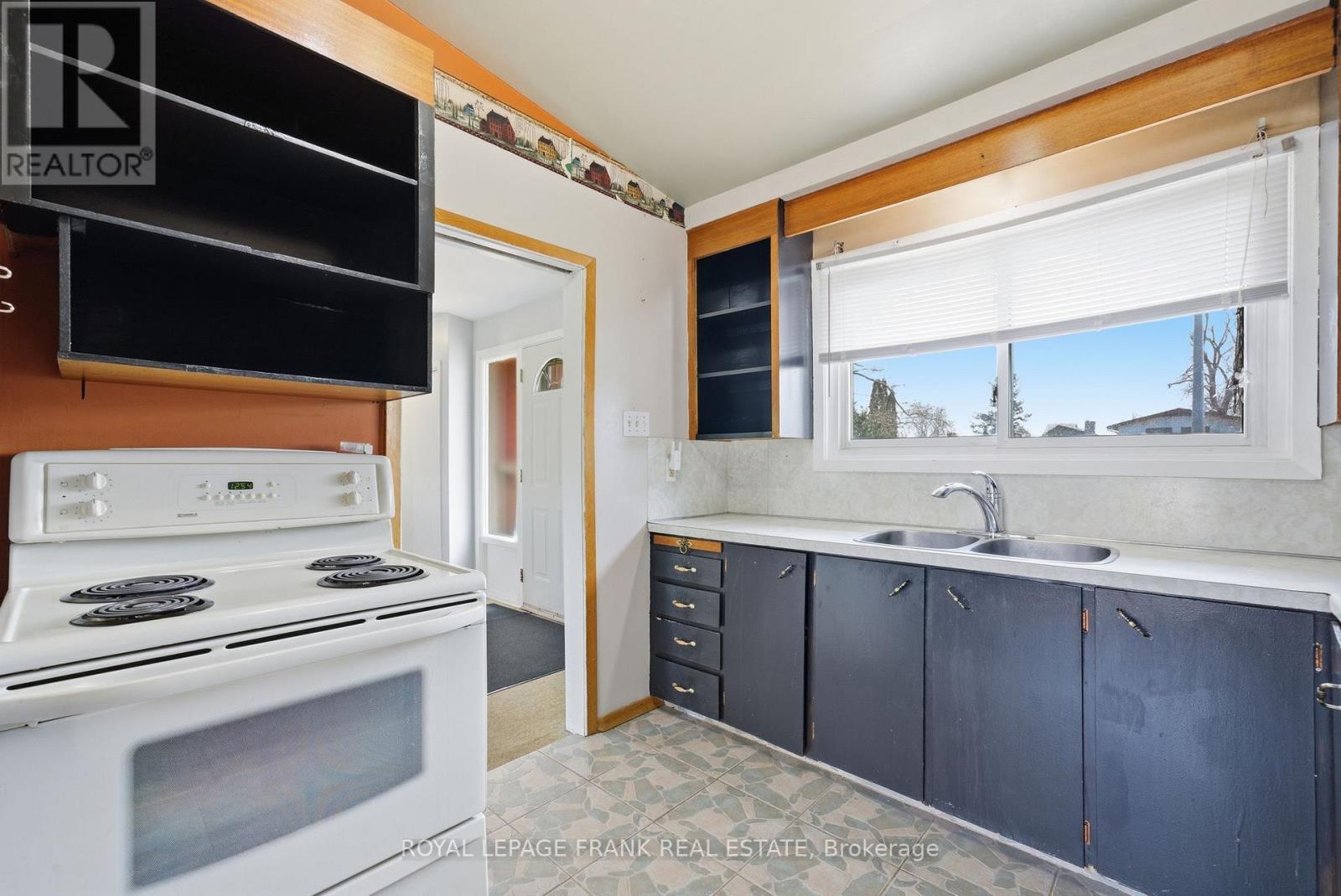 30 Maple Crescent, Kawartha Lakes (Lindsay), Ontario  K9V 2R7 - Photo 19 - X13036480