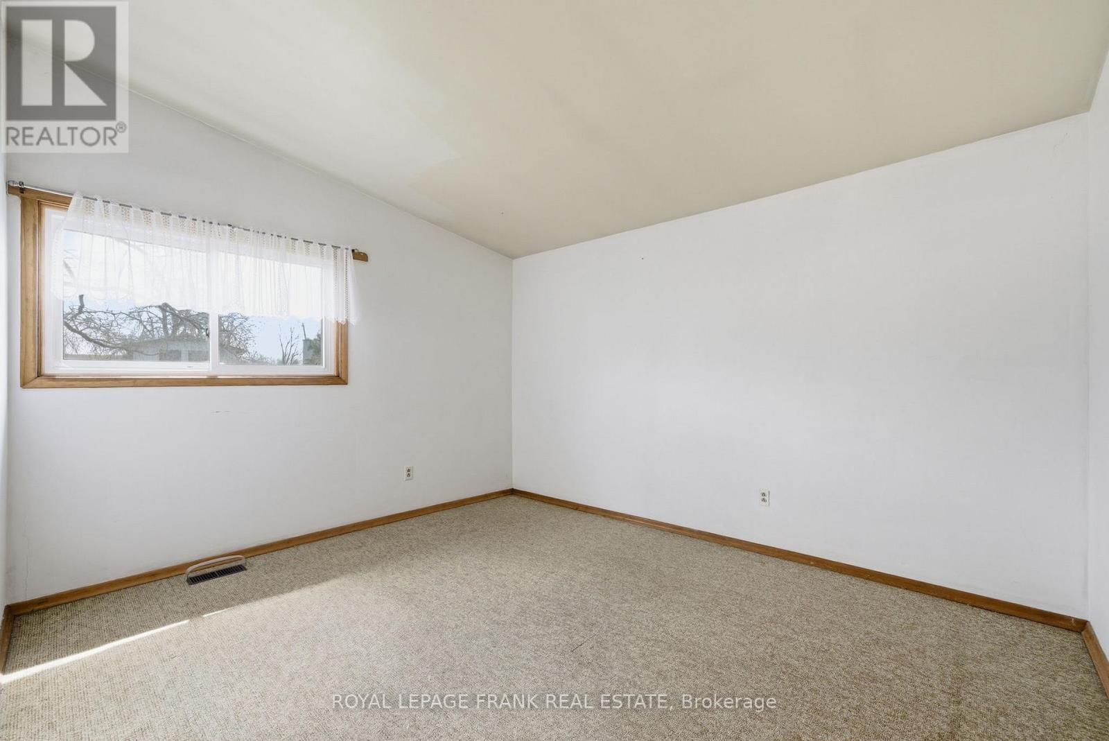 30 Maple Crescent, Kawartha Lakes (Lindsay), Ontario  K9V 2R7 - Photo 24 - X13036480