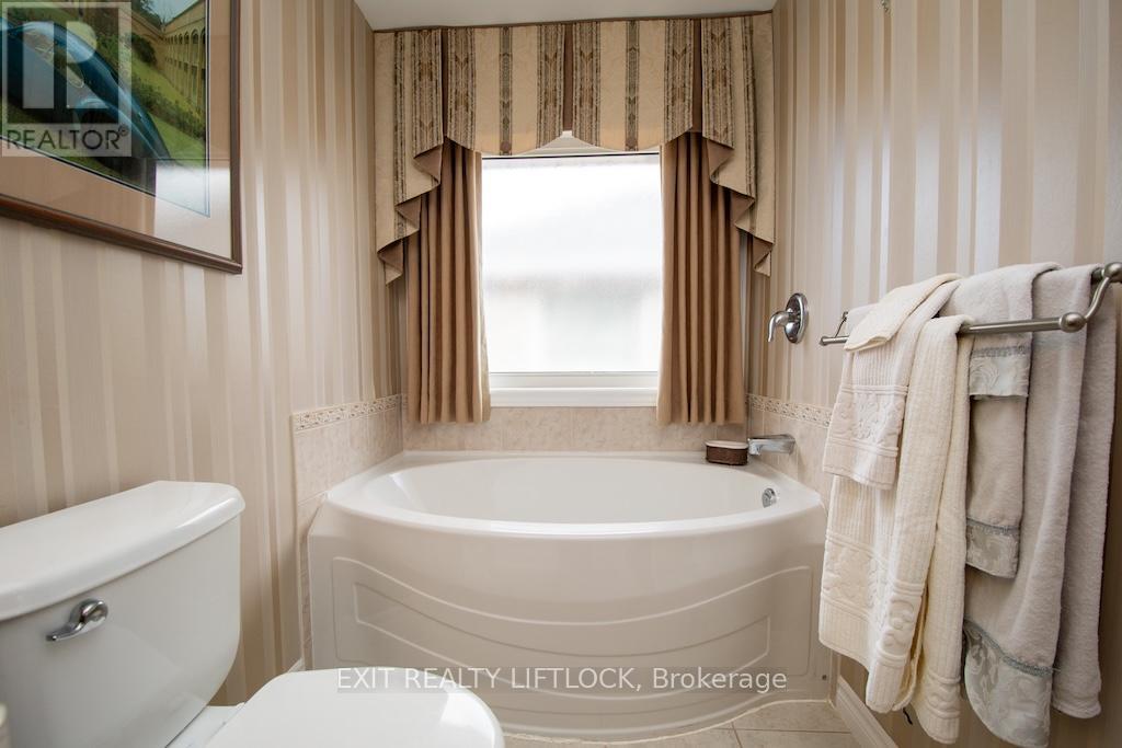 2495 Cunningham Boulevard, Peterborough (Ashburnham Ward 4), Ontario  K9H 0A9 - Photo 24 - X13036500