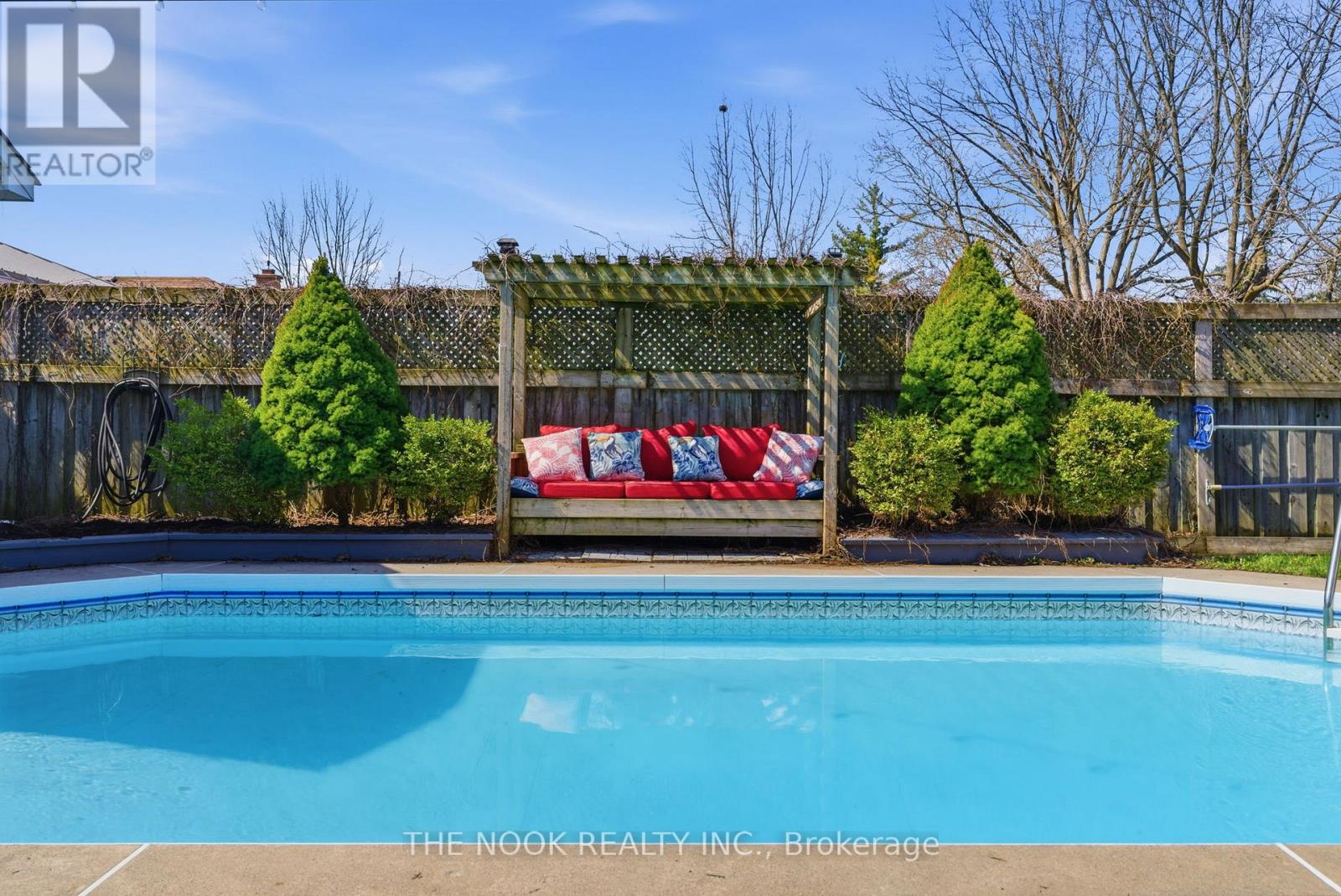 264 Bennet Street, Peterborough (Northcrest Ward 5), Ontario  K9H 5B9 - Photo 2 - X13037384
