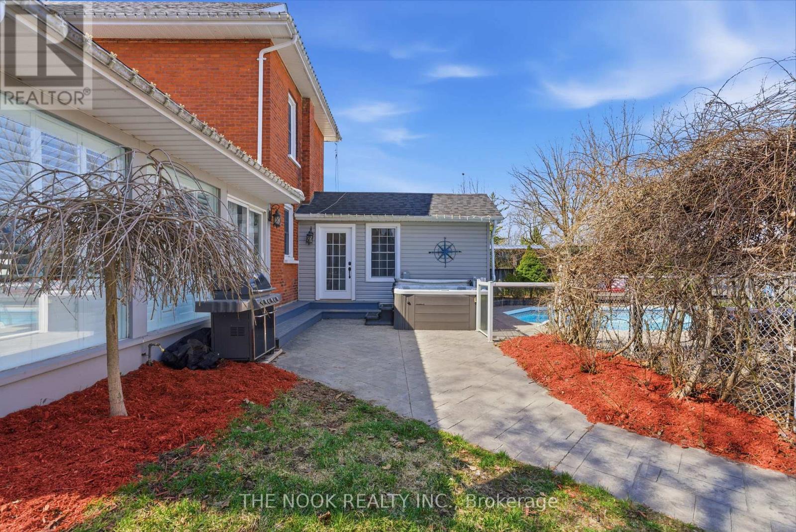 264 Bennet Street, Peterborough (Northcrest Ward 5), Ontario  K9H 5B9 - Photo 3 - X13037384