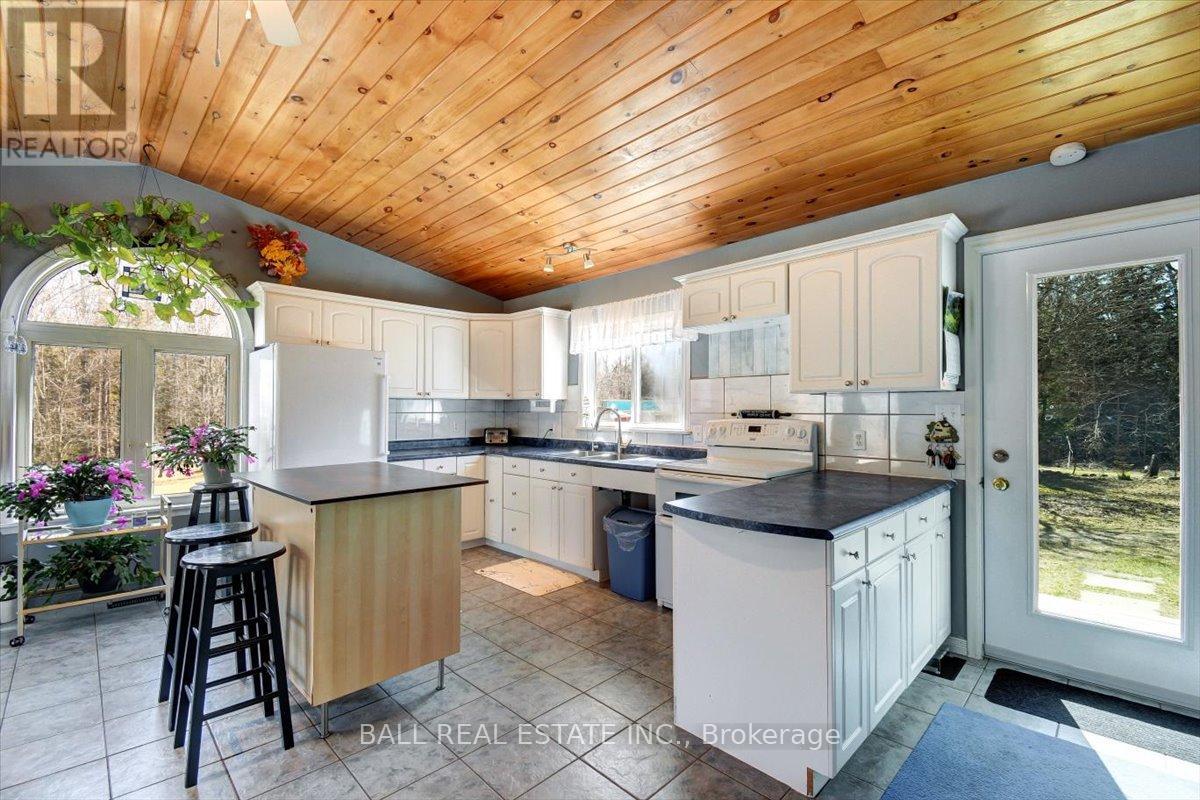 1230 Ojibway Road, Highlands East (Cardiff Ward), Ontario  K0L 2A0 - Photo 7 - X13040754