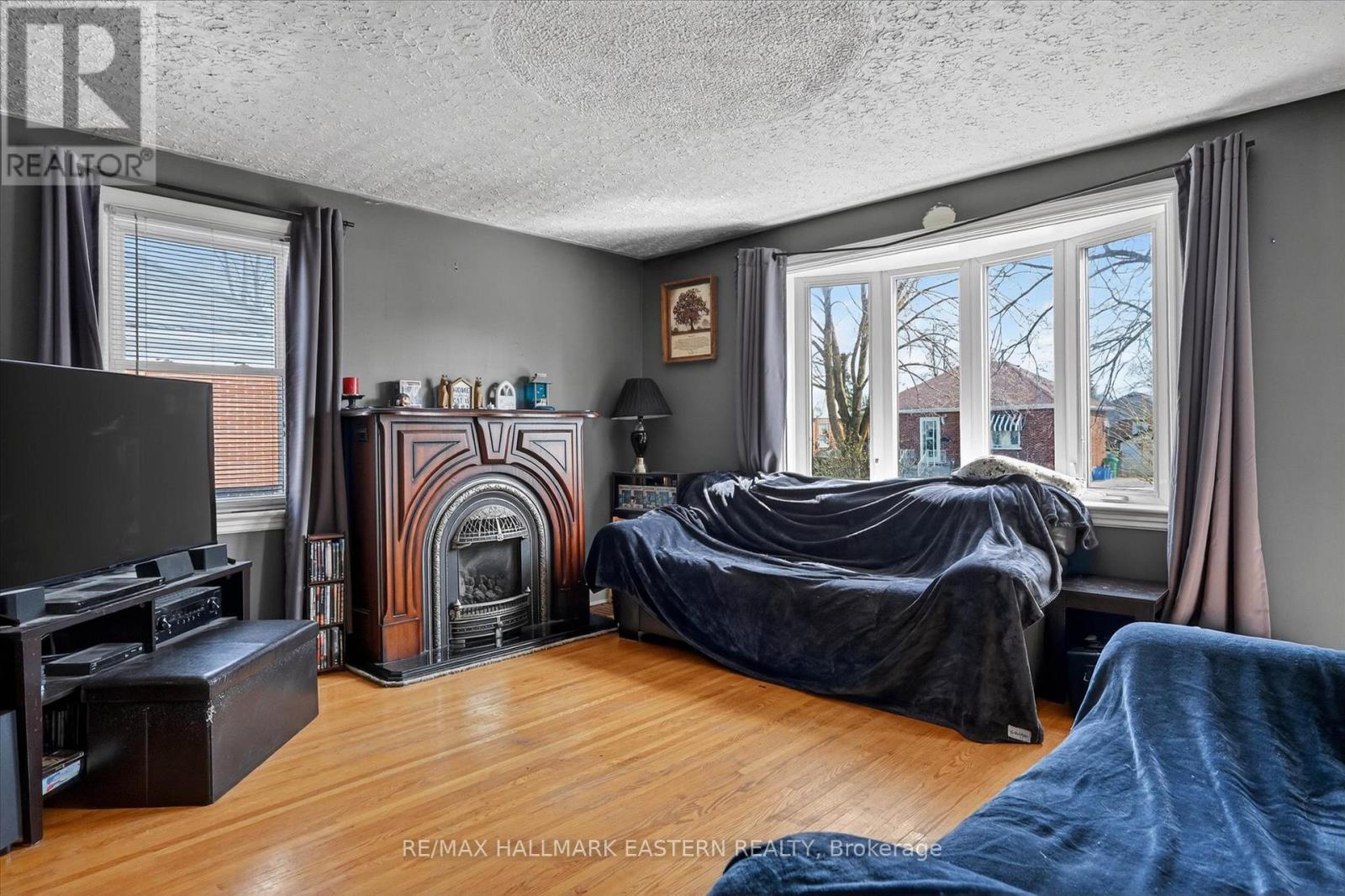 561 Spruce Avenue, Peterborough (Otonabee Ward 1), Ontario  K9J 5A4 - Photo 5 - X13041374