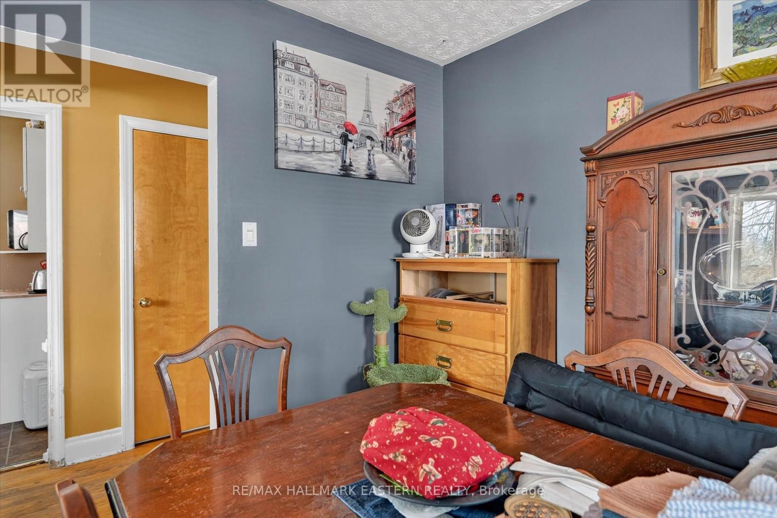 561 Spruce Avenue, Peterborough (Otonabee Ward 1), Ontario  K9J 5A4 - Photo 8 - X13041374