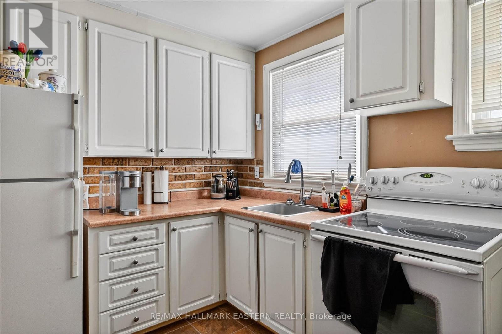 561 Spruce Avenue, Peterborough (Otonabee Ward 1), Ontario  K9J 5A4 - Photo 9 - X13041374