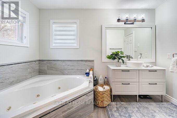 2 Catherwood Lane, Clarington (Newcastle), Ontario  L1B 1C1 - Photo 38 - E13041490