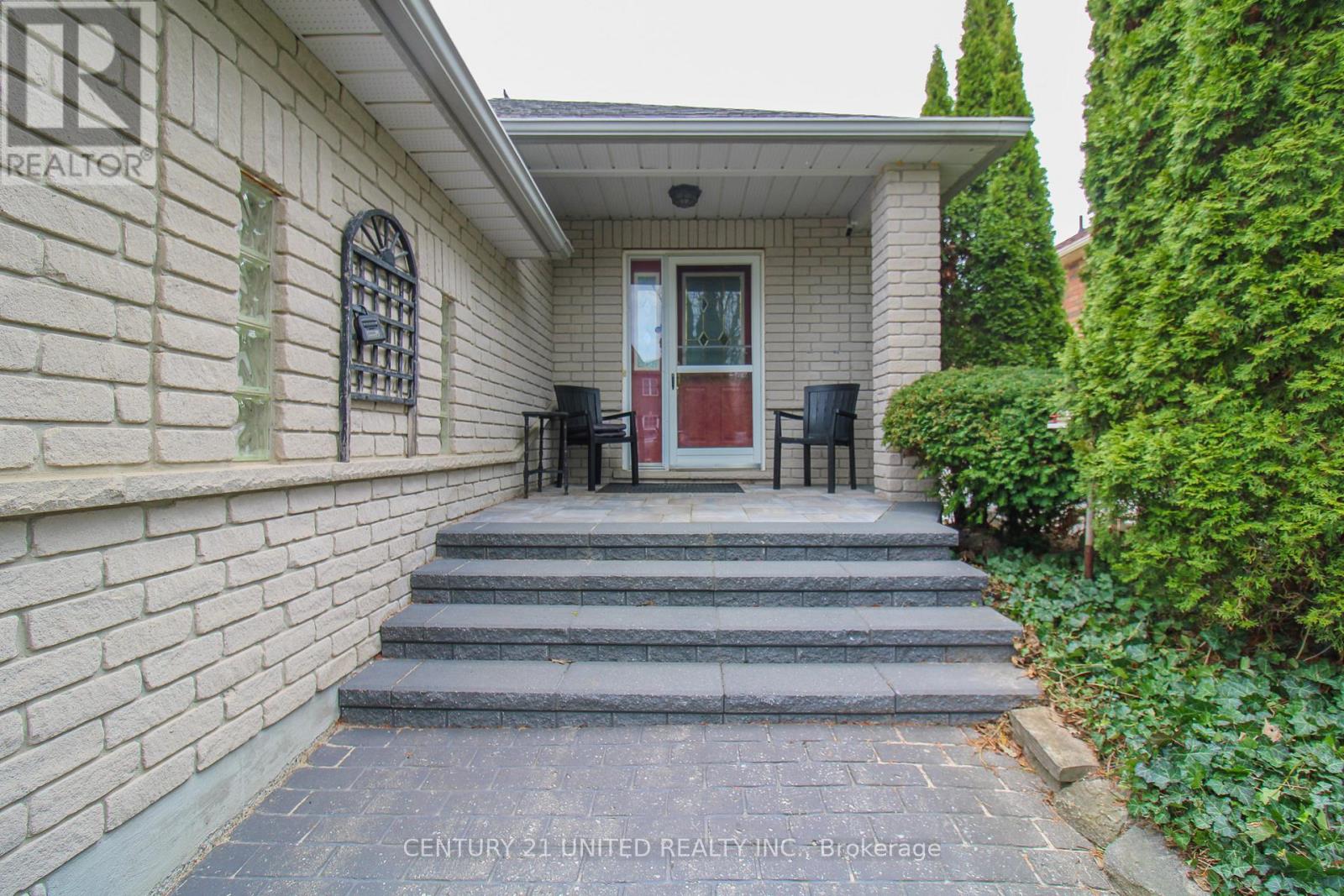 1079 Baker Street, Peterborough (Northcrest Ward 5), Ontario  K9H 7R3 - Photo 4 - X13041580