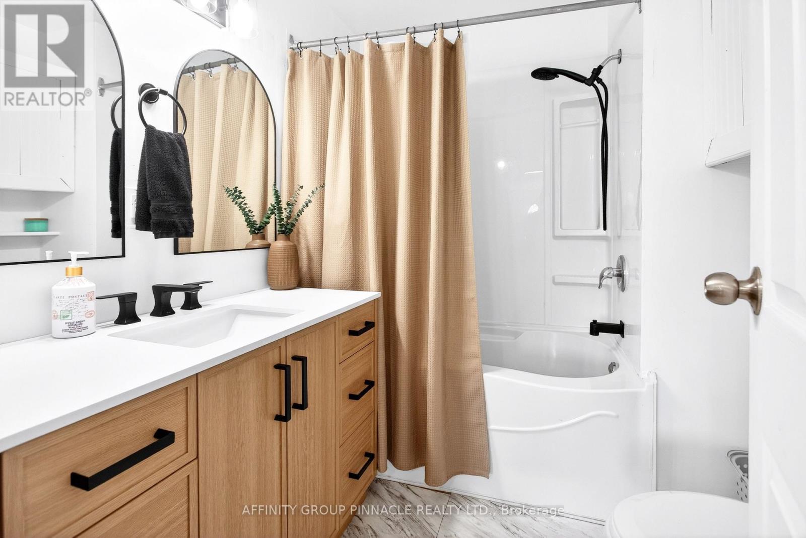 8 Mary Street W, Kawartha Lakes (Omemee), Ontario  K0L 2W0 - Photo 13 - X13042550