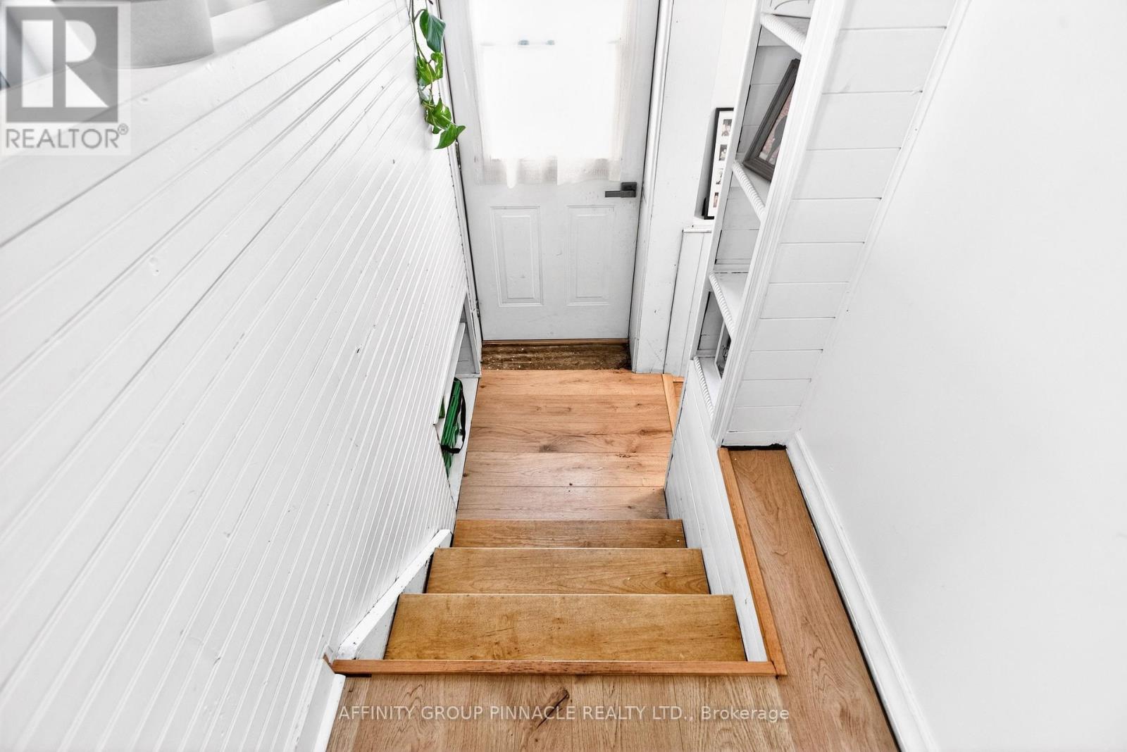 8 Mary Street W, Kawartha Lakes (Omemee), Ontario  K0L 2W0 - Photo 14 - X13042550