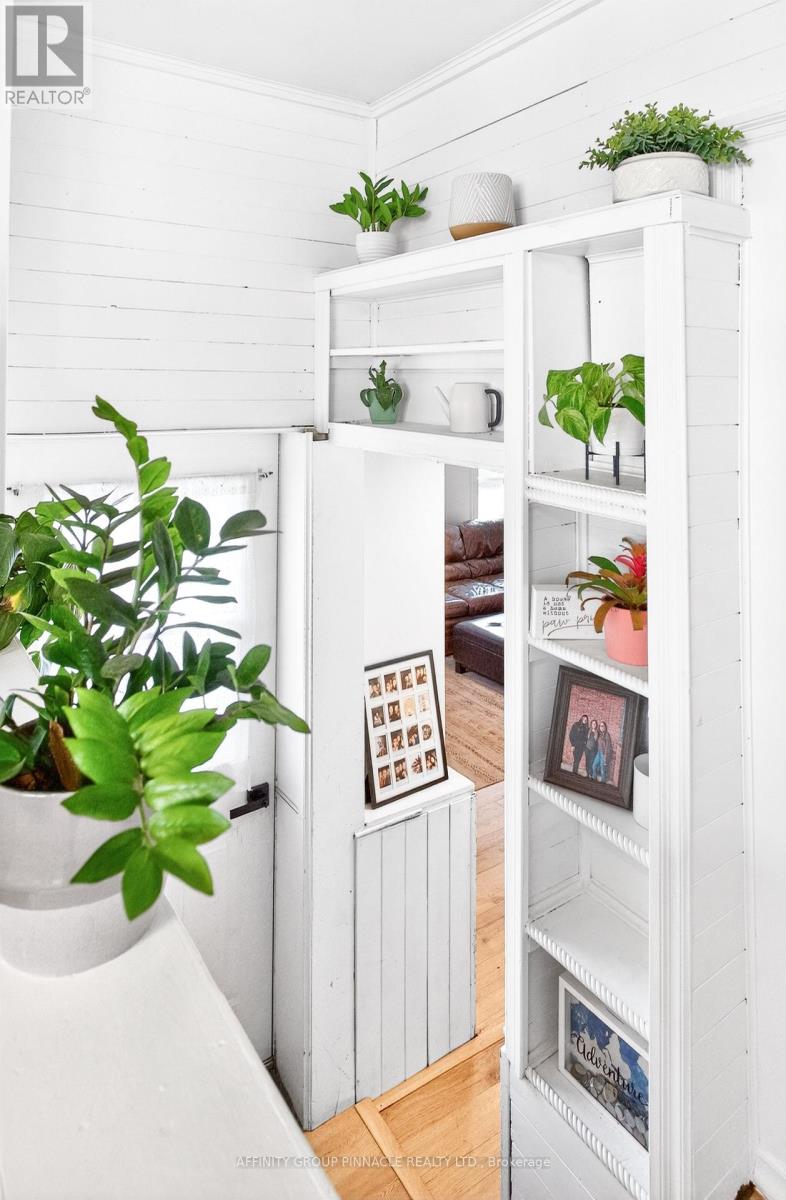 8 Mary Street W, Kawartha Lakes (Omemee), Ontario  K0L 2W0 - Photo 15 - X13042550