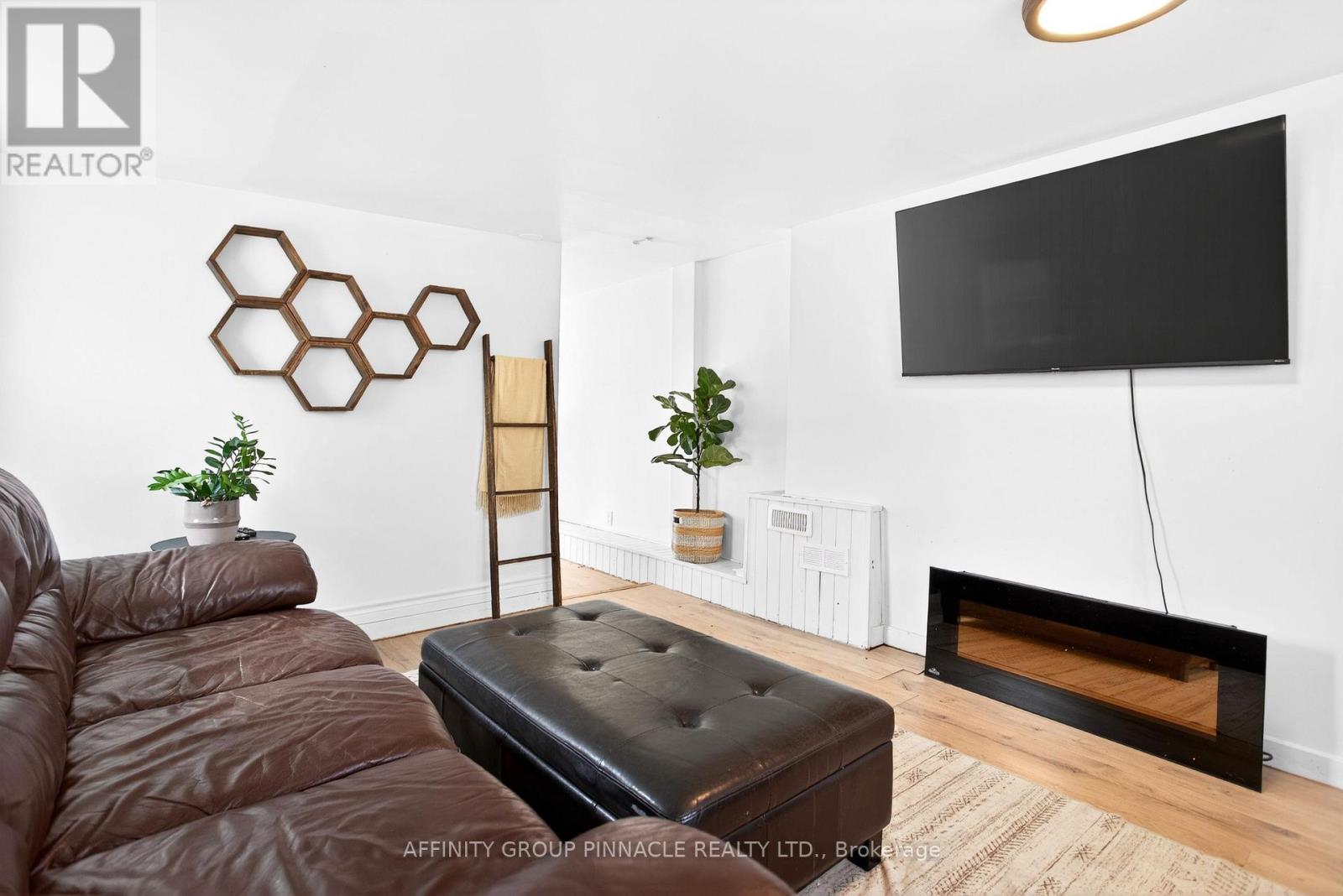 8 Mary Street W, Kawartha Lakes (Omemee), Ontario  K0L 2W0 - Photo 18 - X13042550