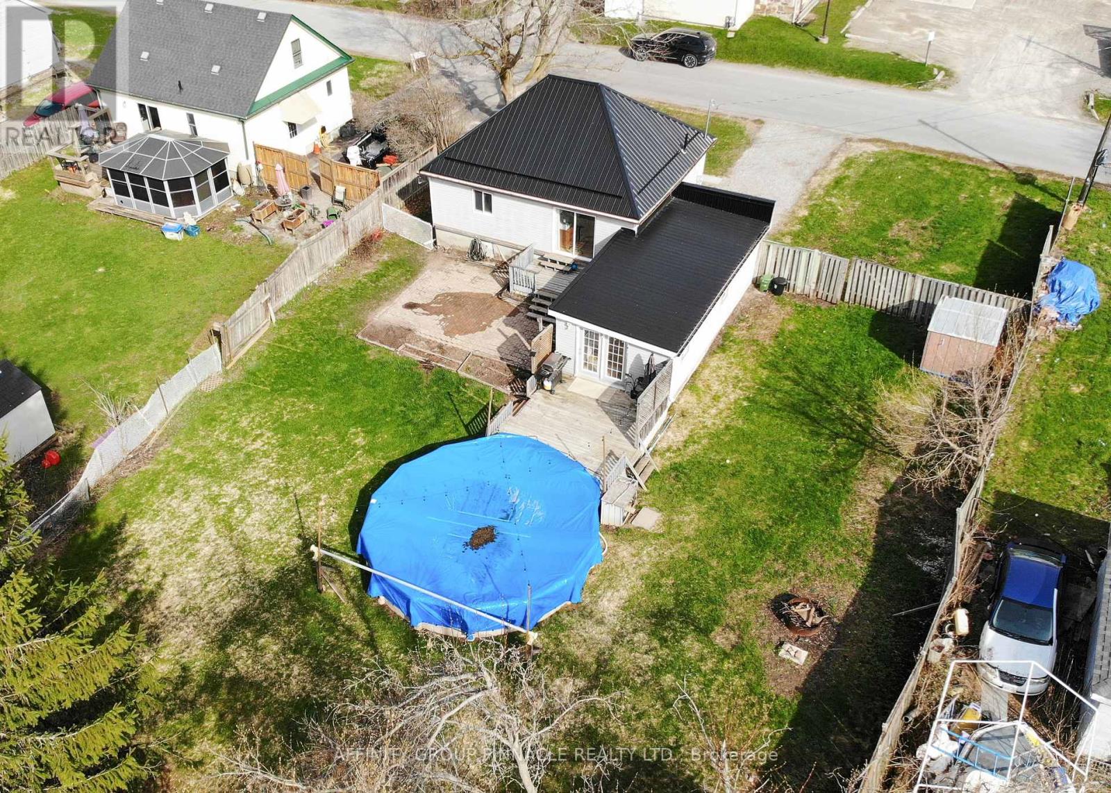 8 Mary Street W, Kawartha Lakes (Omemee), Ontario  K0L 2W0 - Photo 27 - X13042550