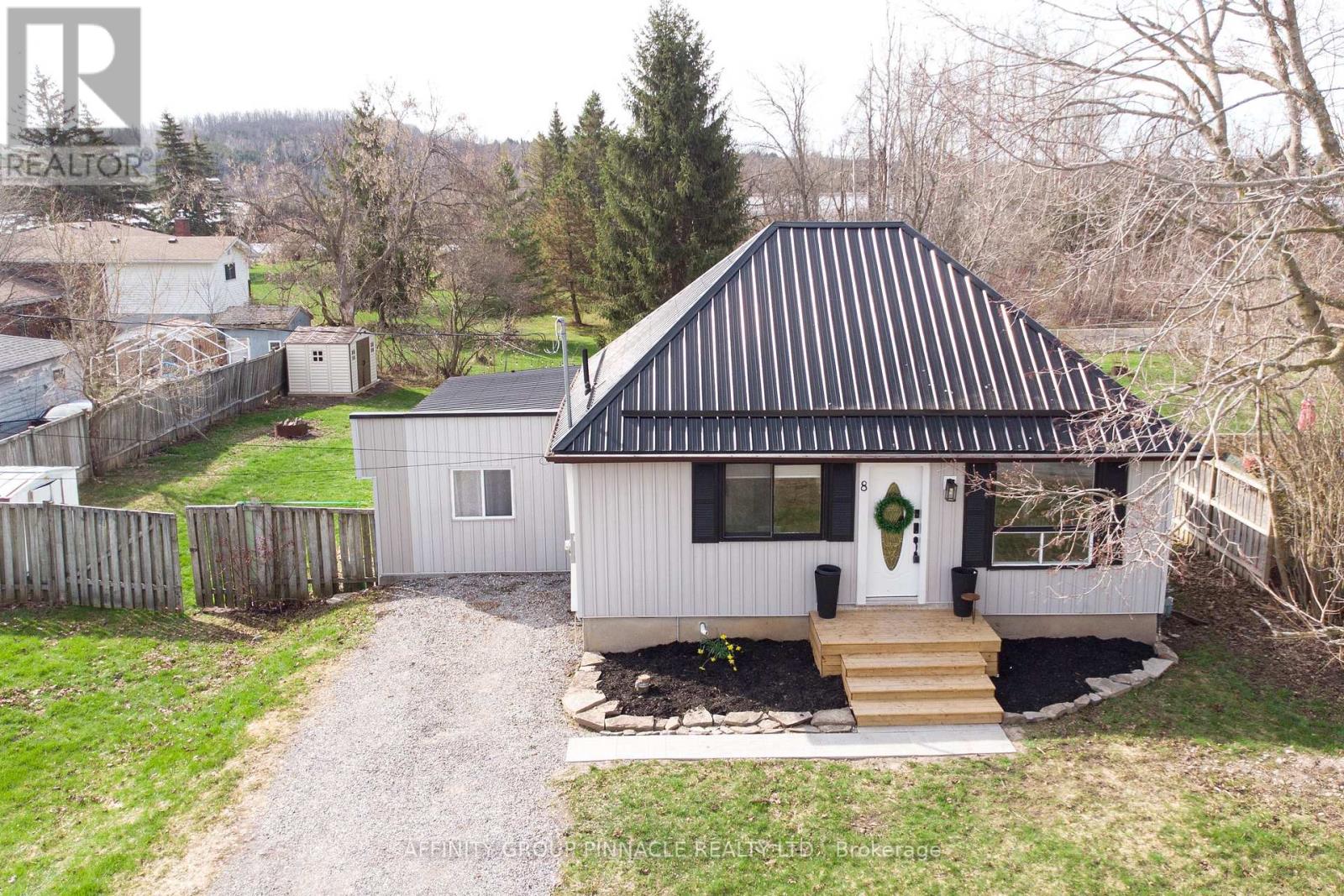 8 Mary Street W, Kawartha Lakes (Omemee), Ontario  K0L 2W0 - Photo 3 - X13042550