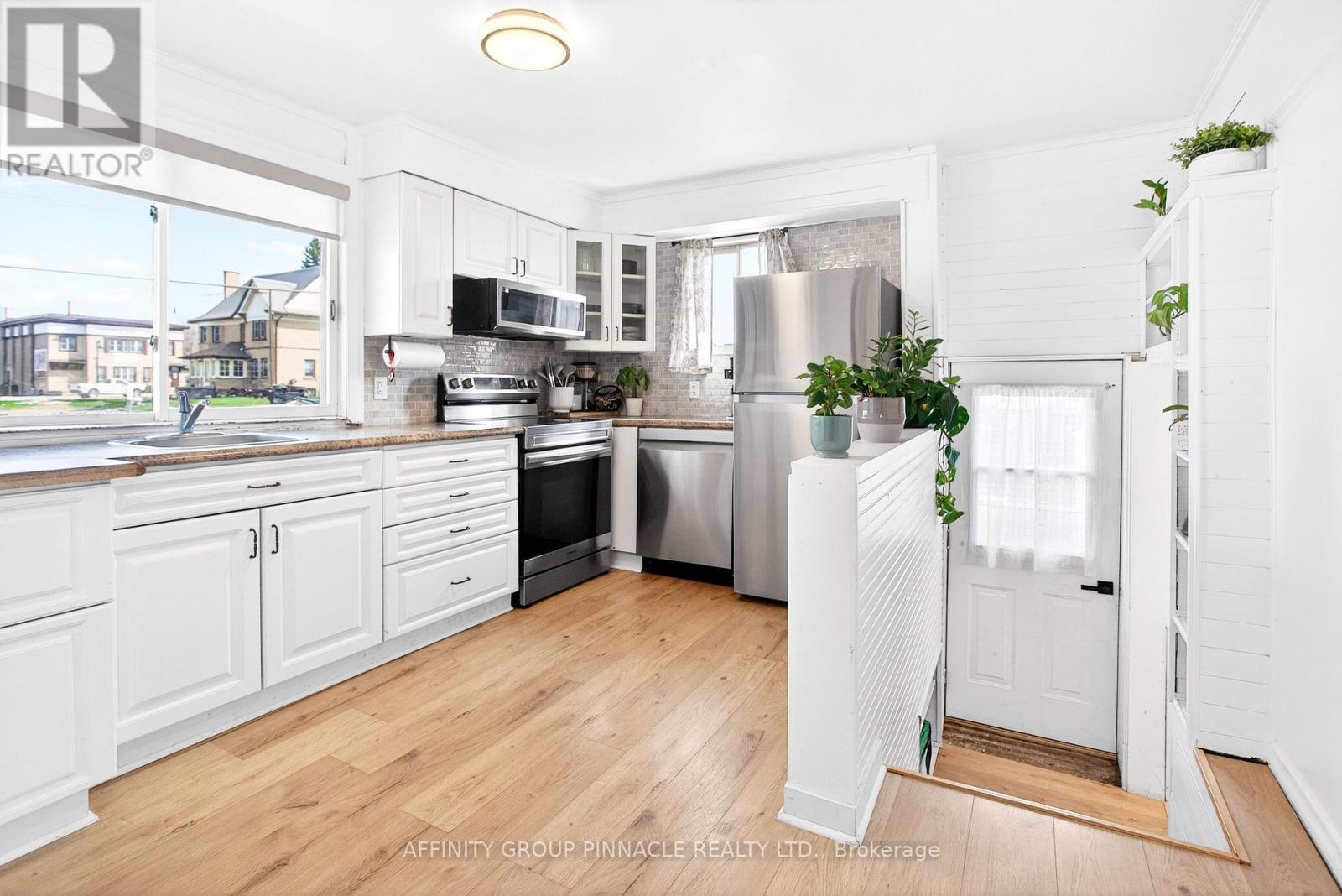 8 Mary Street W, Kawartha Lakes (Omemee), Ontario  K0L 2W0 - Photo 6 - X13042550