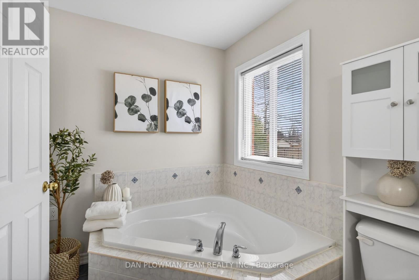 10 Springbank Road, Kawartha Lakes (Omemee), Ontario  K0L 2W0 - Photo 21 - X13044510